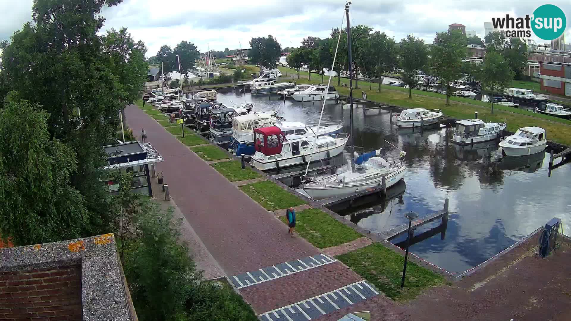 Joure harbour webcam – windmill view