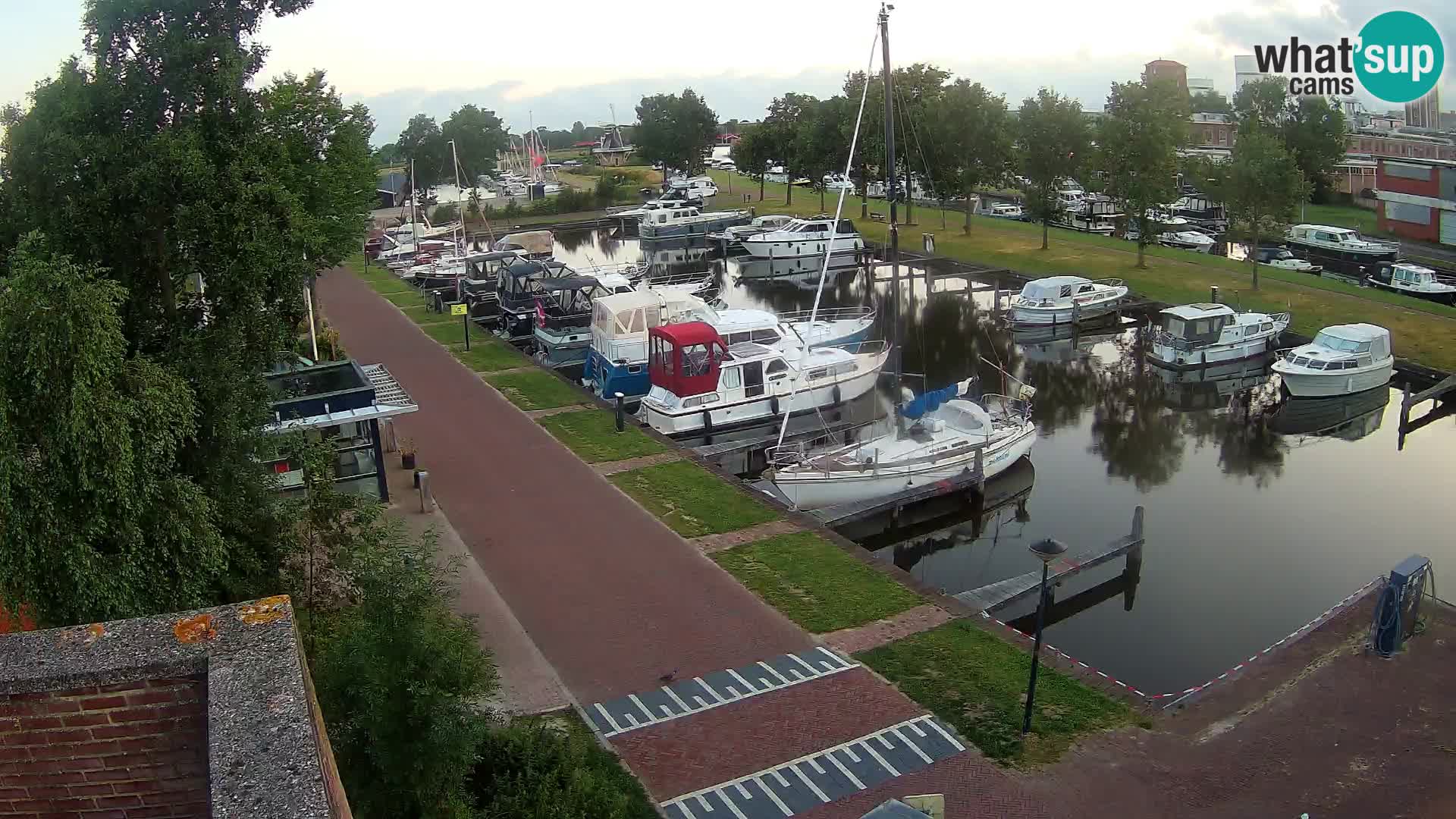La marina di Joure livecam  – Vista del Mulino a vento
