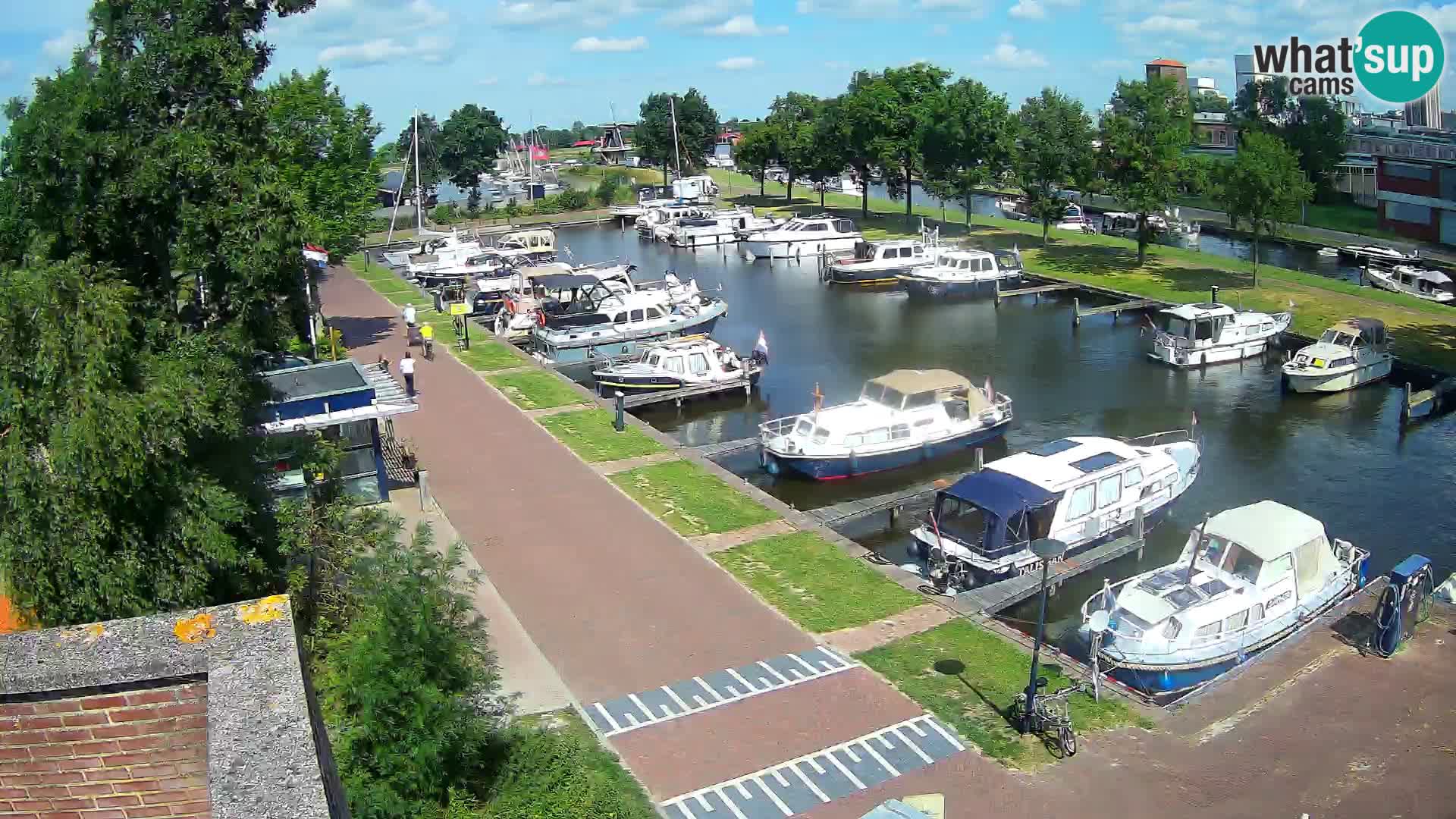 Joure harbour webcam – windmill view