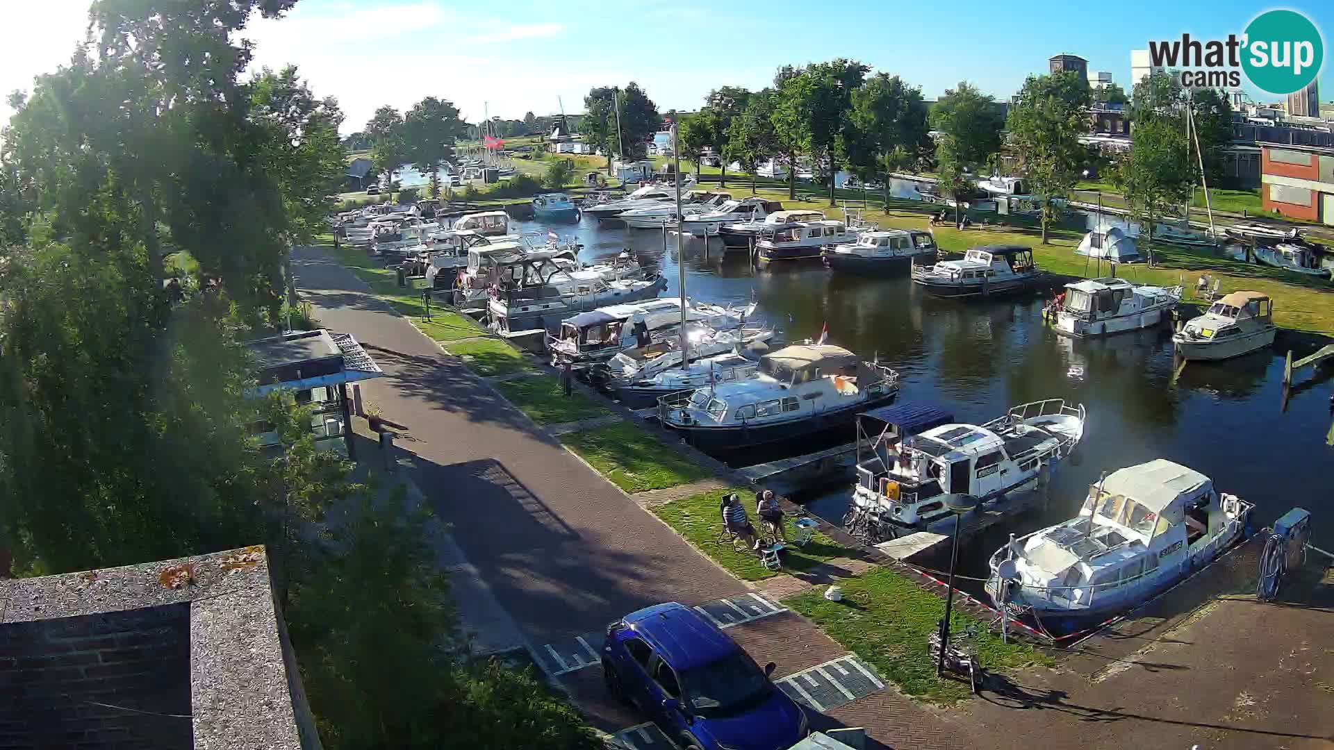 Joure harbour webcam – windmill view