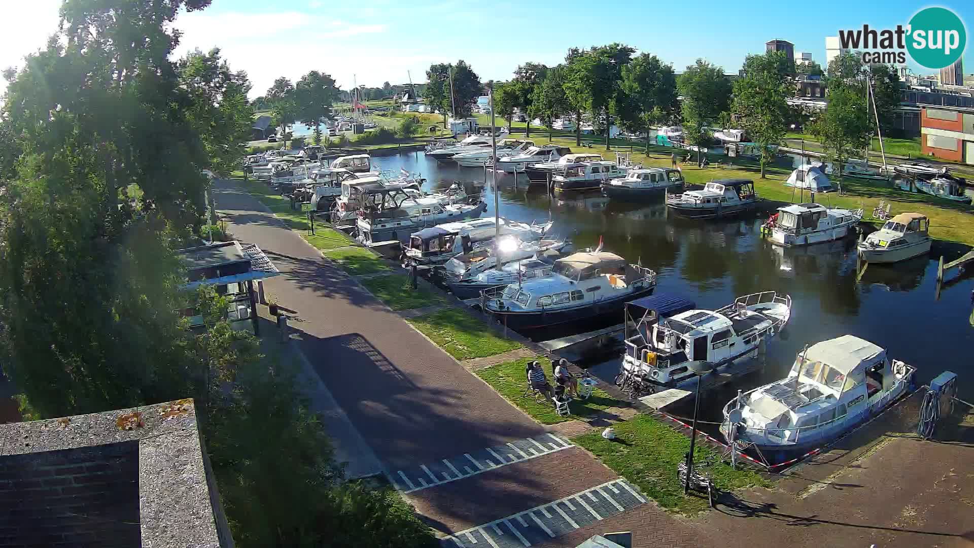 Joure harbour webcam – windmill view