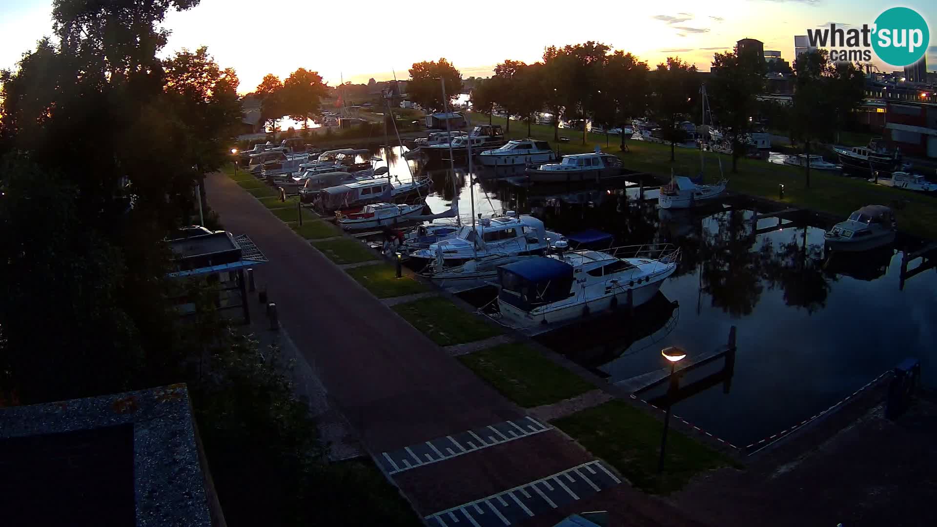 La marina di Joure livecam  – Vista del Mulino a vento