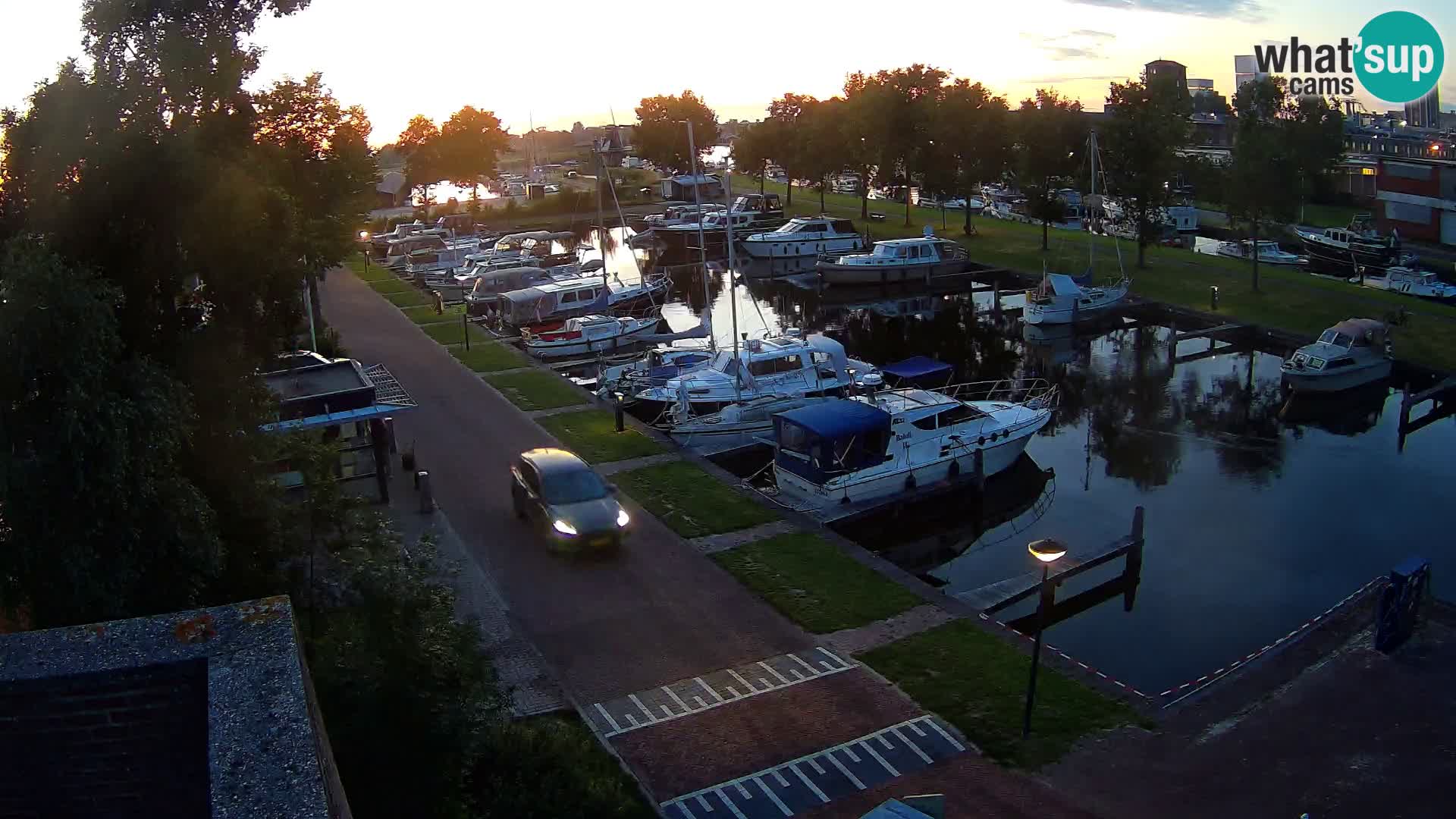 La marina di Joure livecam  – Vista del Mulino a vento