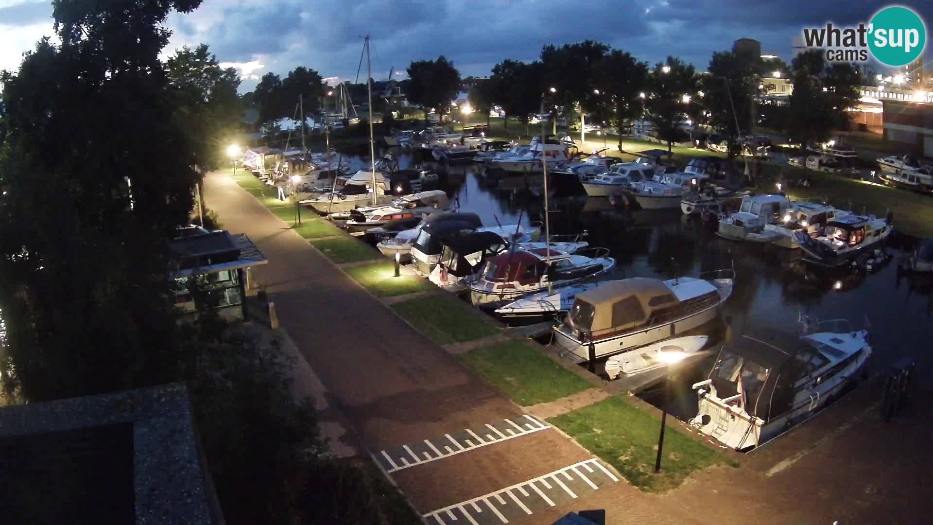 La marina di Joure livecam  – Vista del Mulino a vento