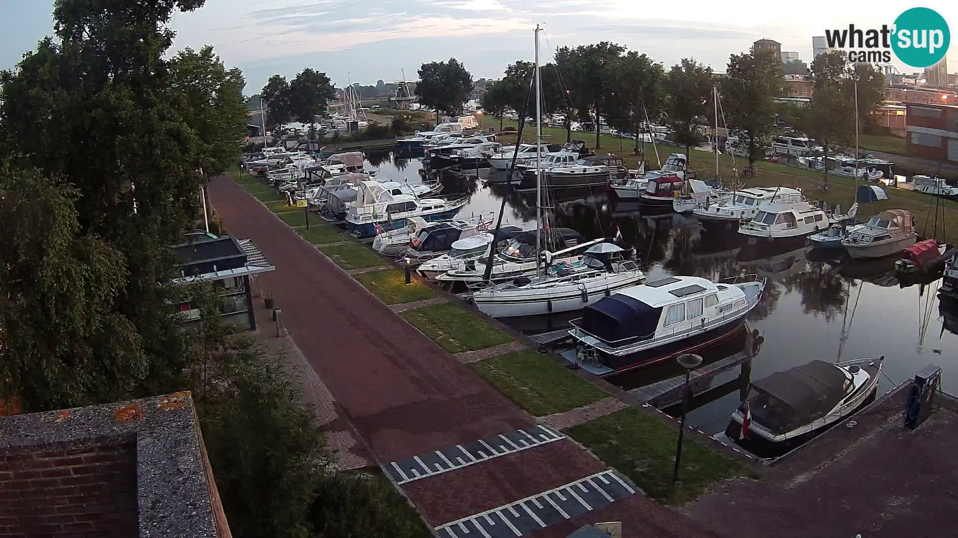 Joure harbour webcam – windmill view
