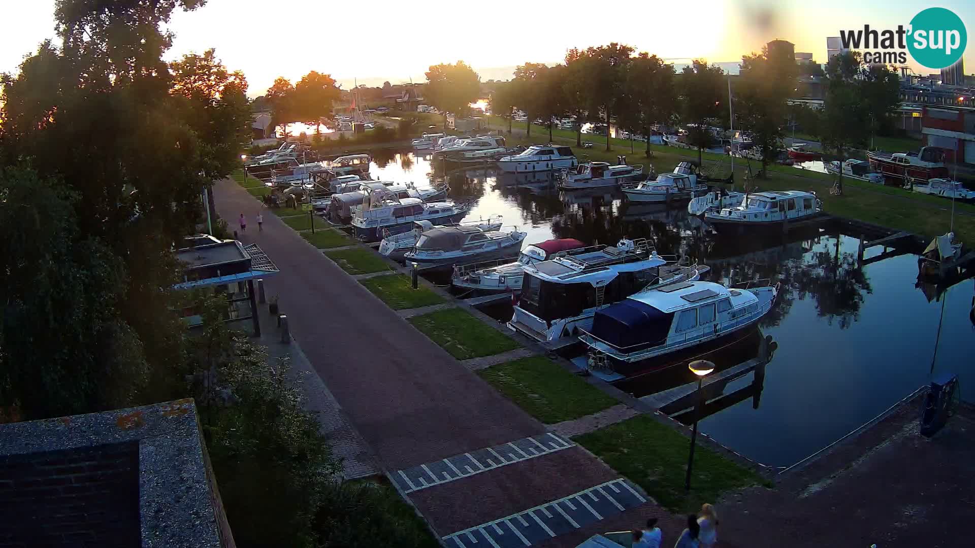 La marina di Joure livecam  – Vista del Mulino a vento