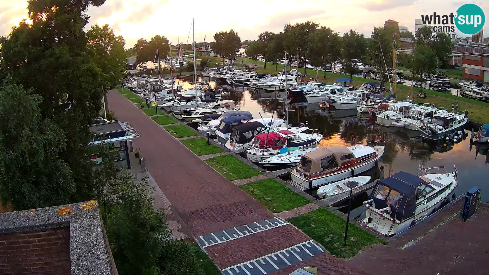 Spletna kamera Joure marina – Mlin na veter