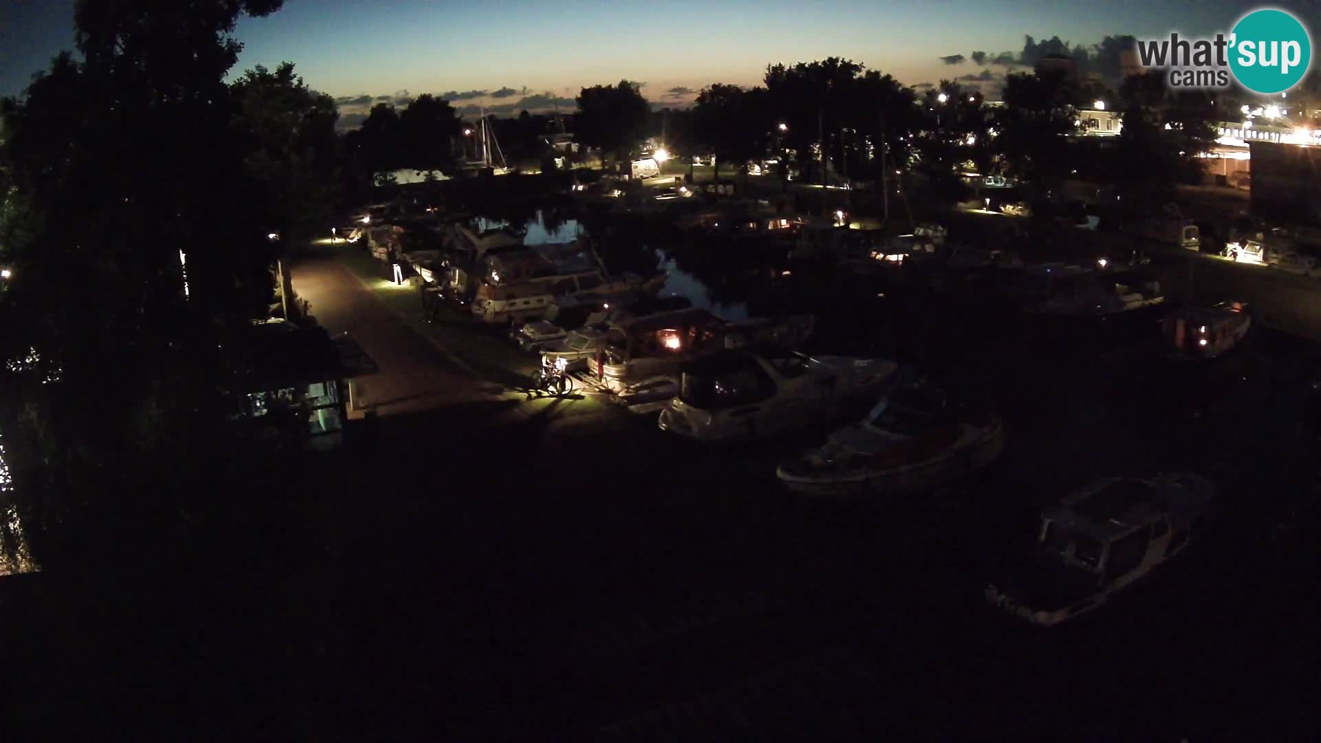 Joure harbour webcam – windmill view