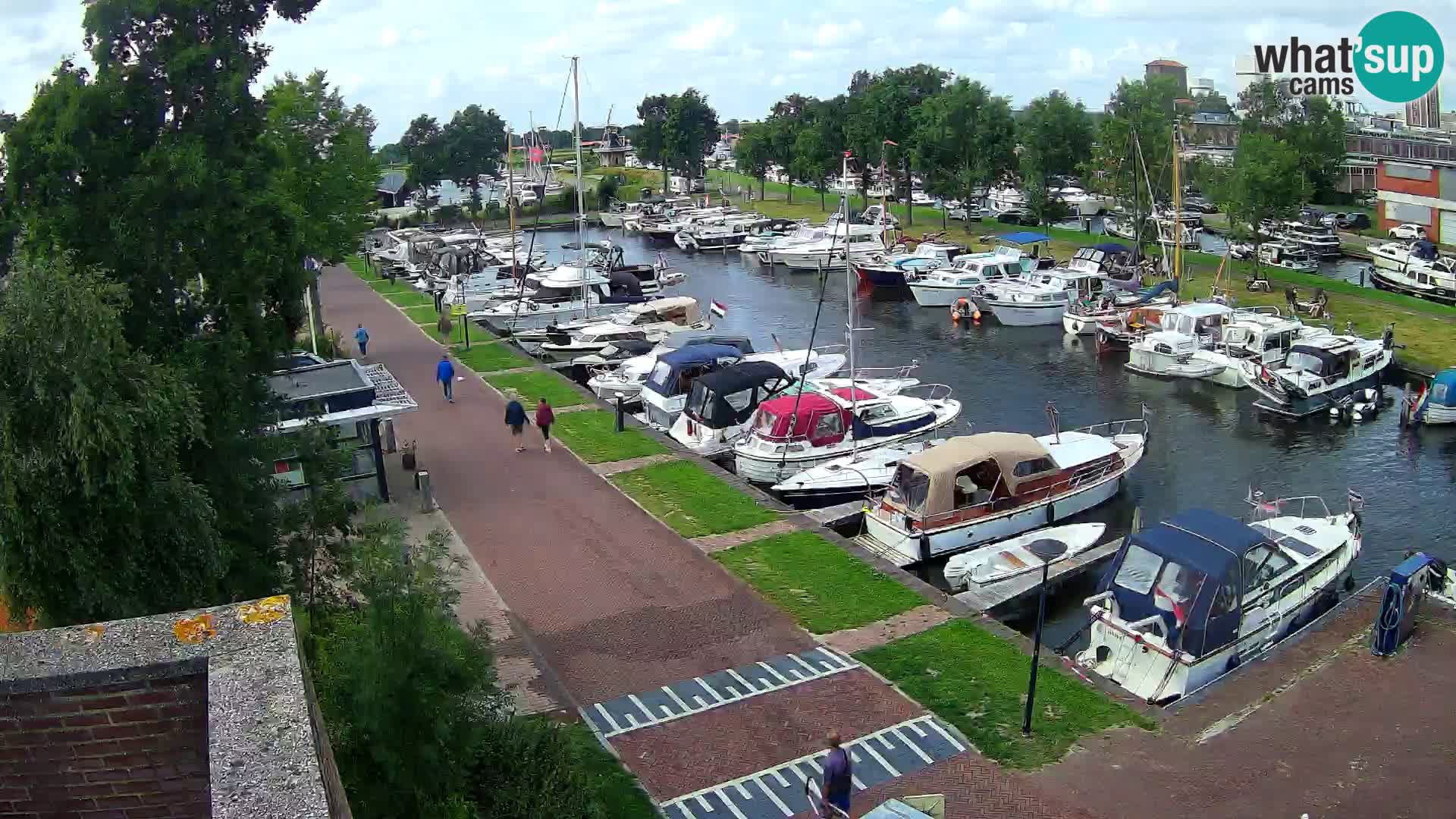Joure harbour webcam – windmill view