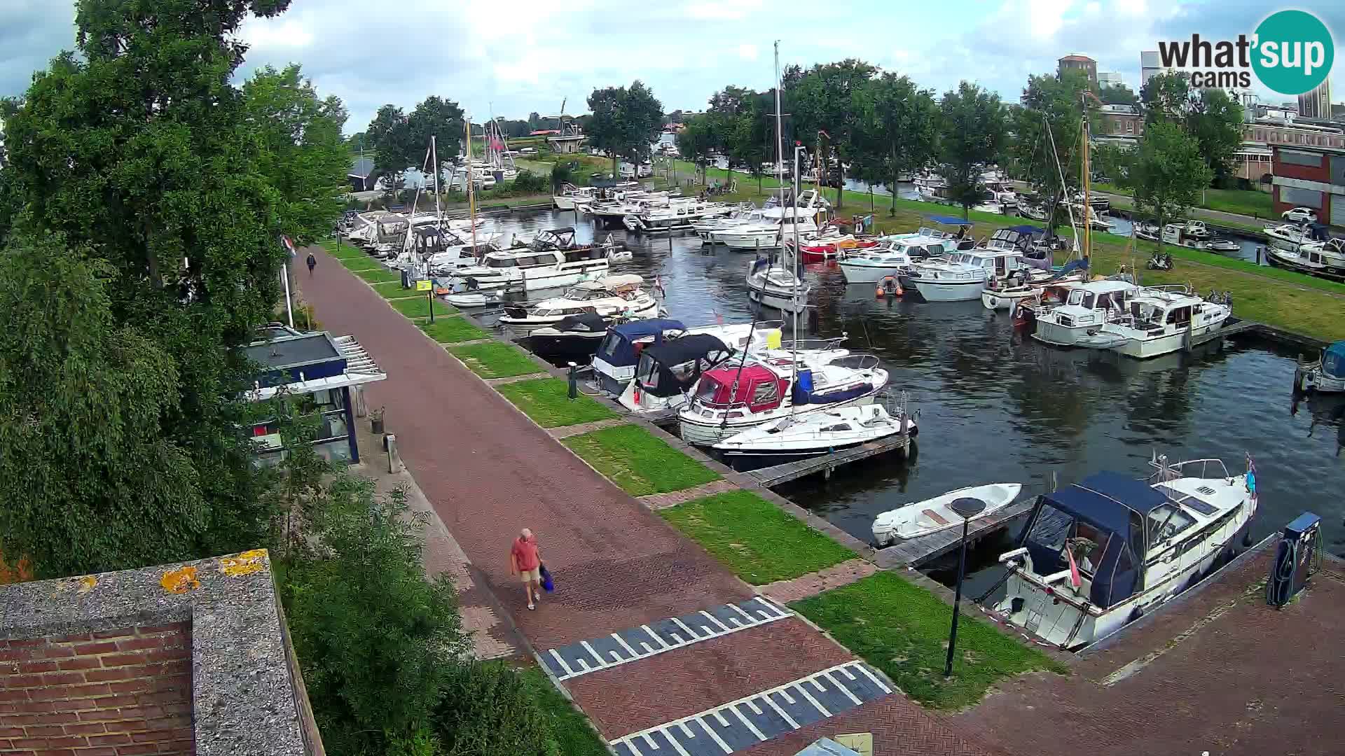 Joure harbour webcam – windmill view