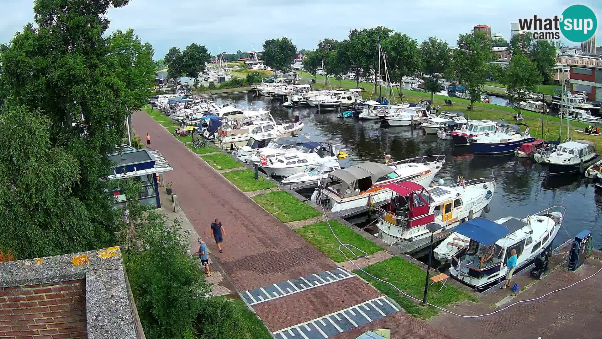 Joure harbour webcam – windmill view