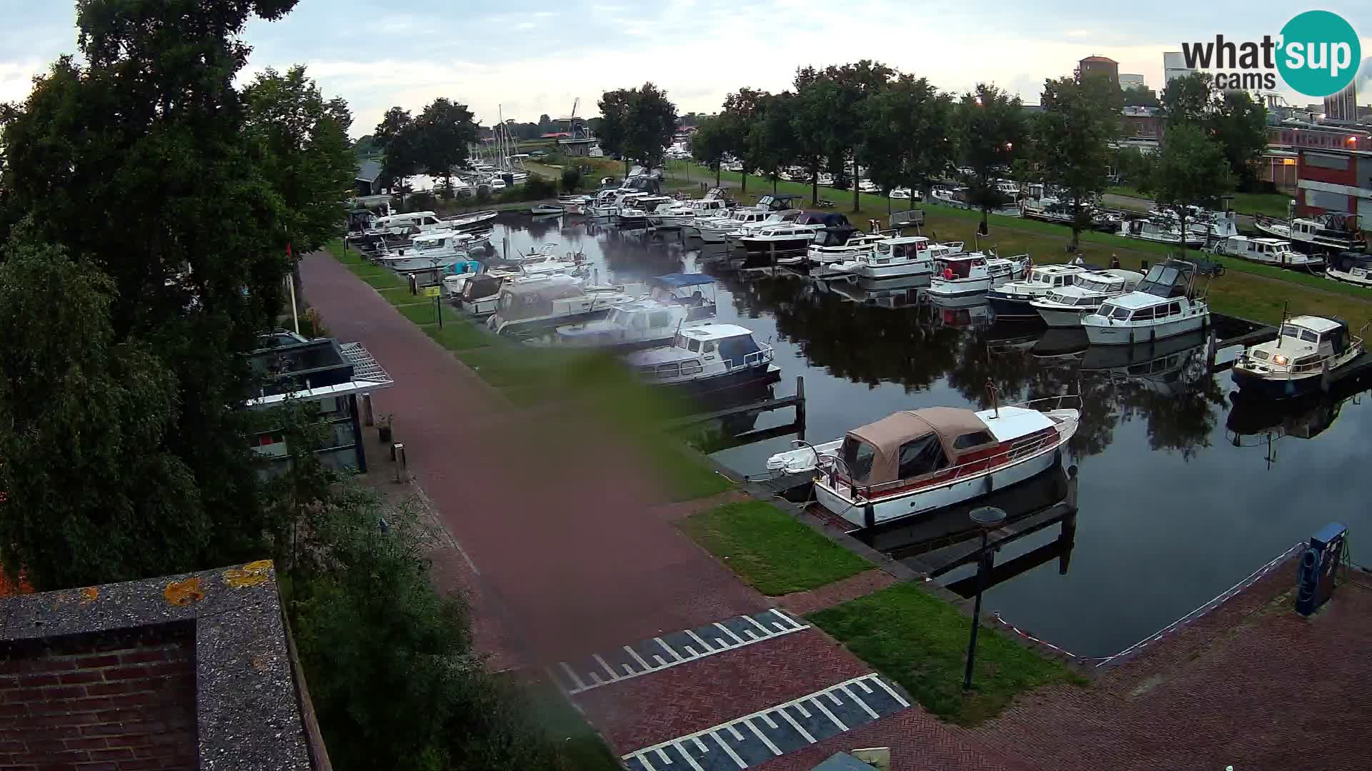 Joure harbour webcam – windmill view