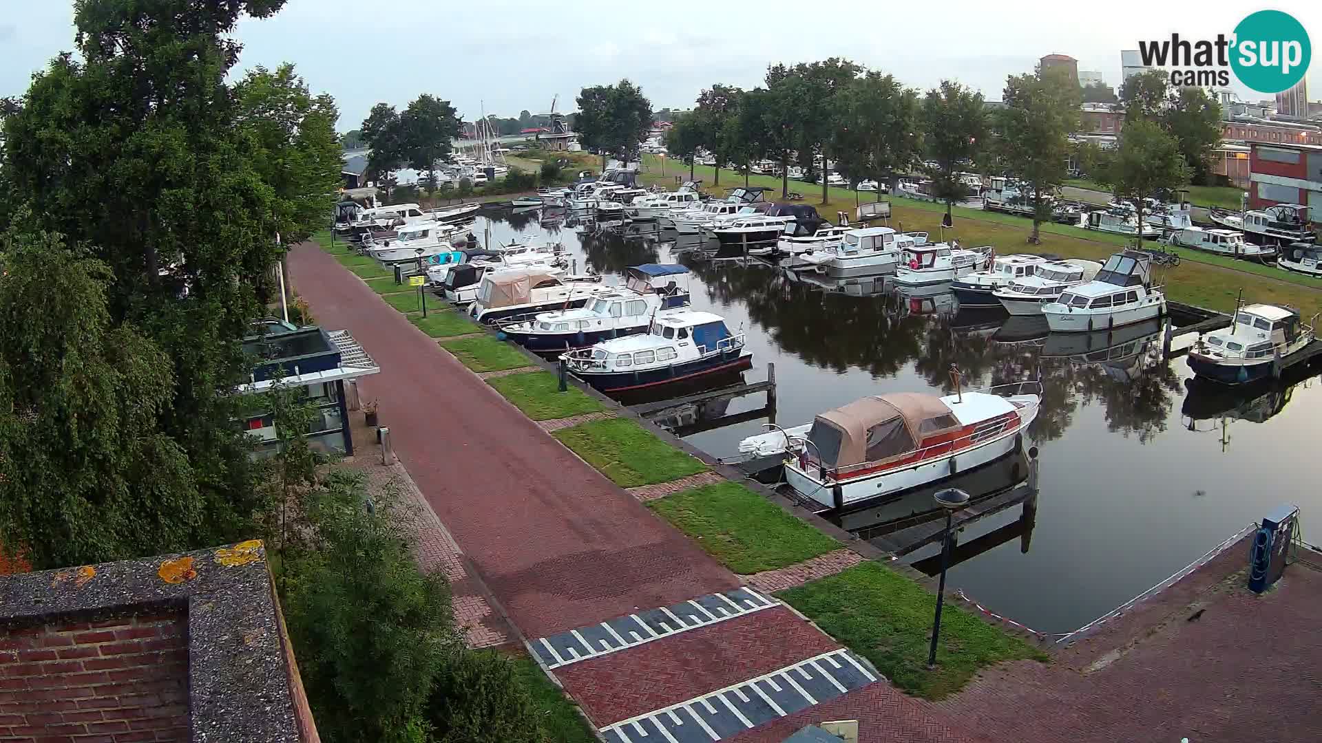 Joure harbour webcam – windmill view