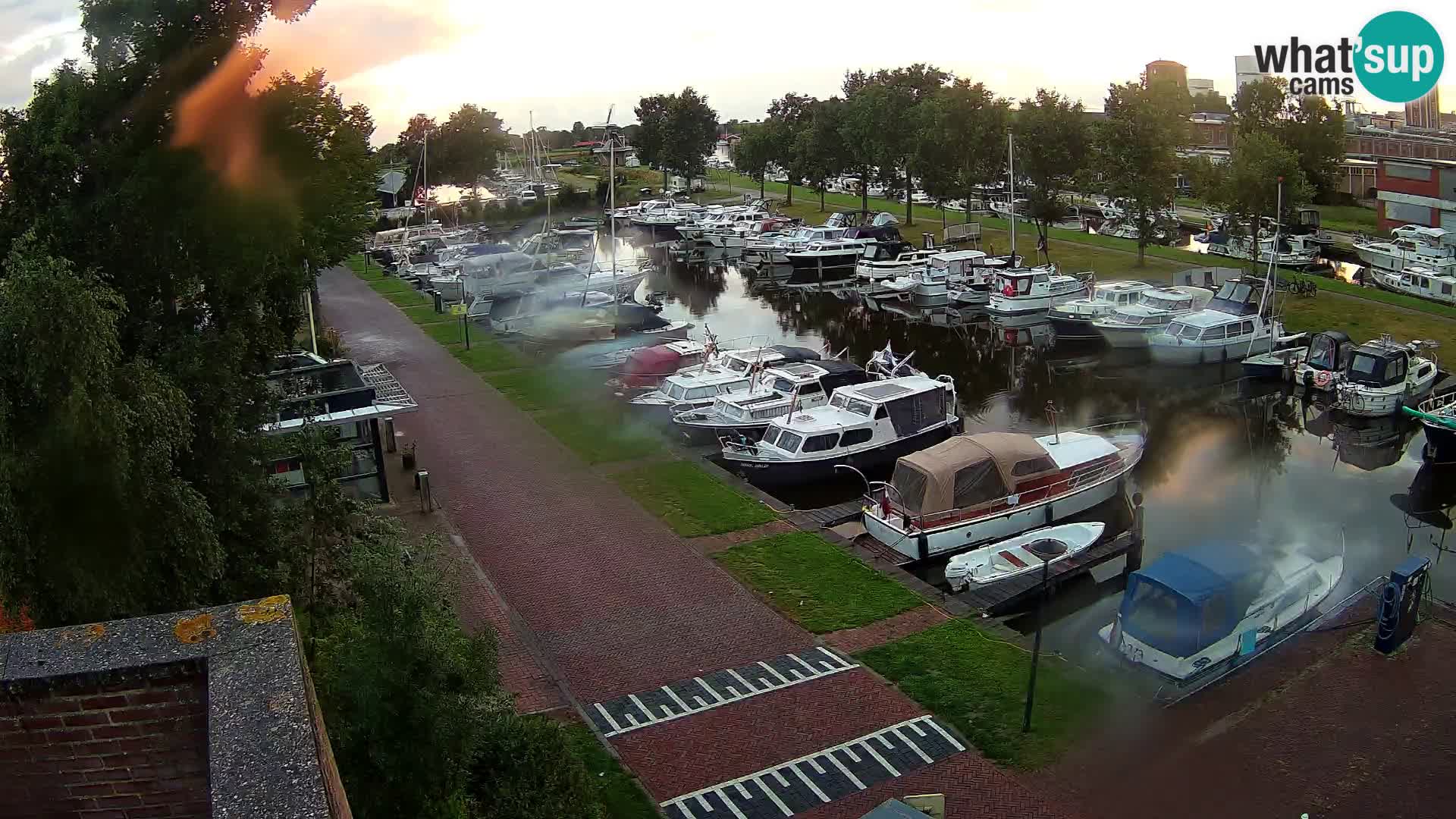 La marina di Joure livecam  – Vista del Mulino a vento