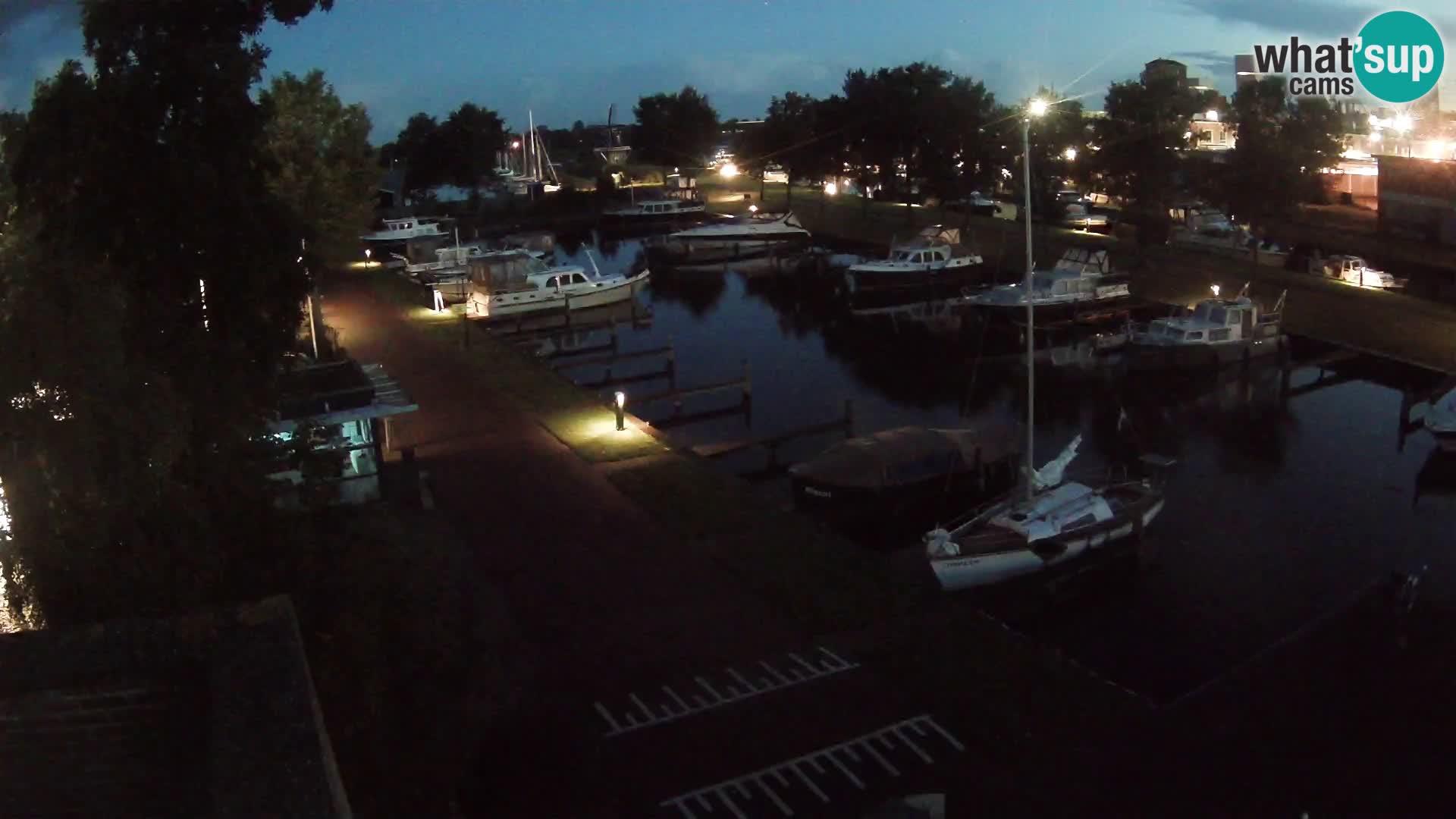 Joure harbour webcam – windmill view