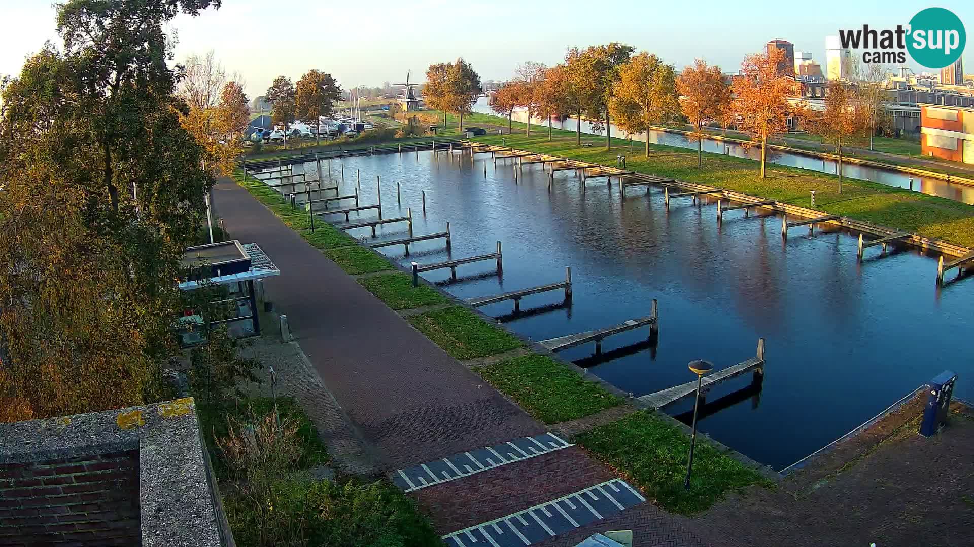 La marina di Joure livecam  – Vista del Mulino a vento