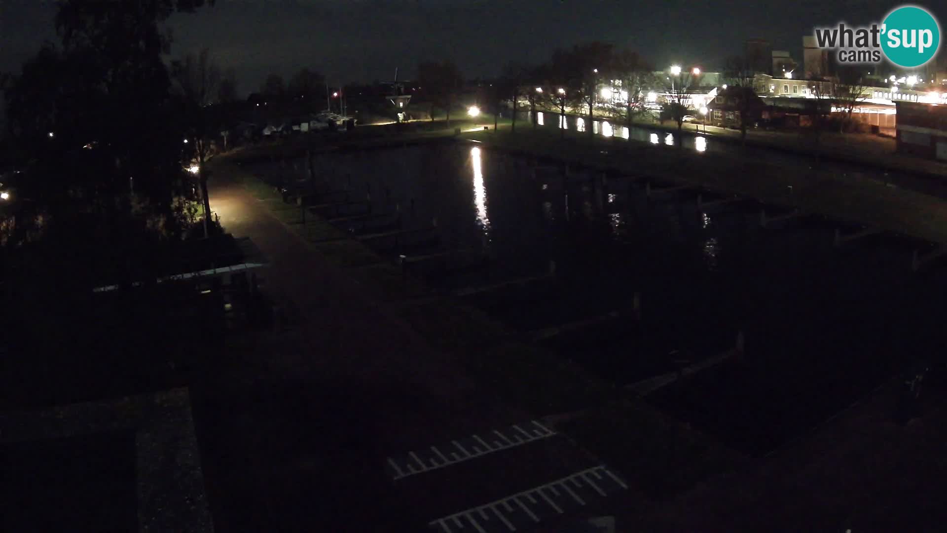 Joure harbour webcam – windmill view