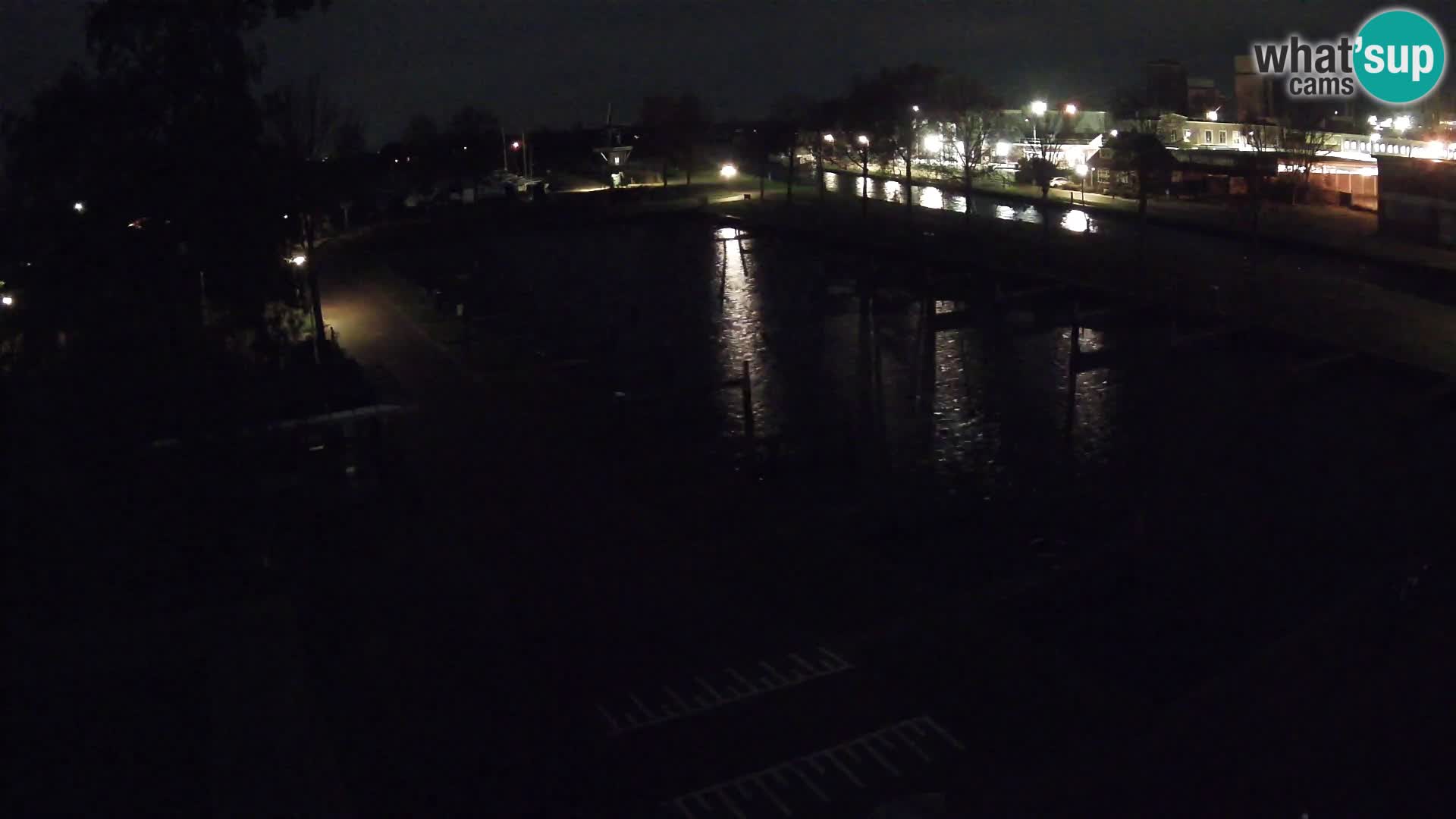 Joure harbour webcam – windmill view