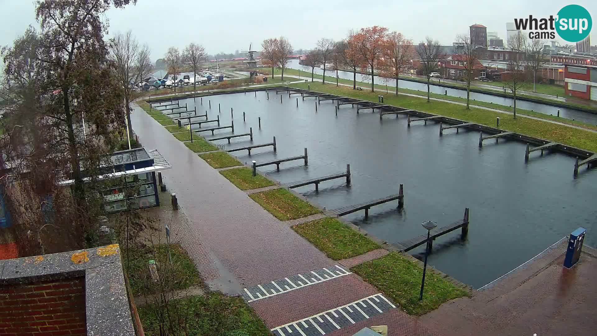 Joure harbour webcam – windmill view