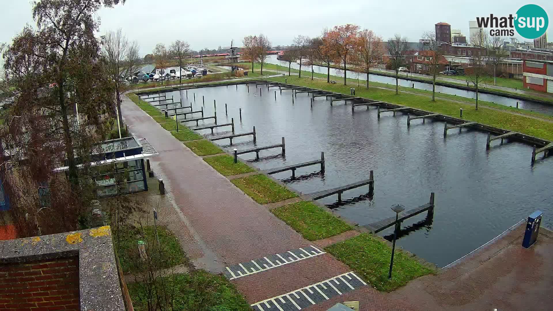 Joure harbour webcam – windmill view