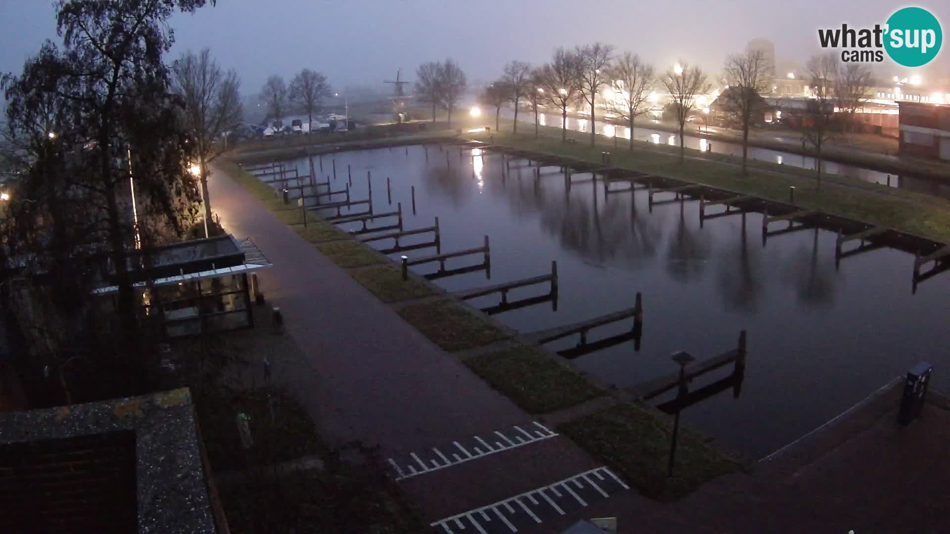 Joure harbour webcam – windmill view