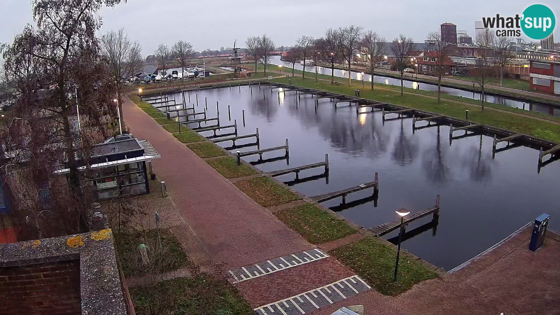 Spletna kamera Joure marina – Mlin na veter