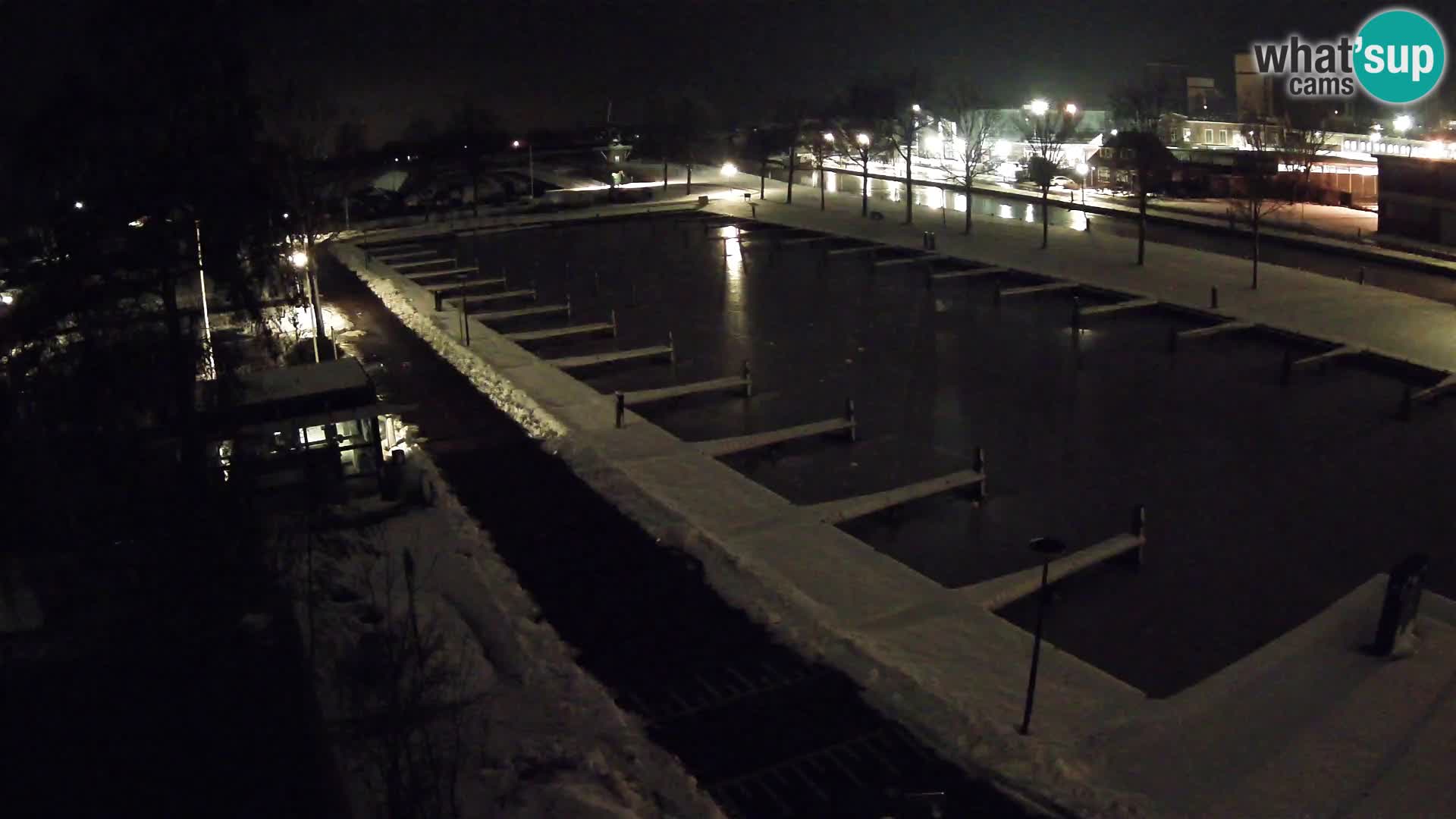 Joure harbour webcam – windmill view