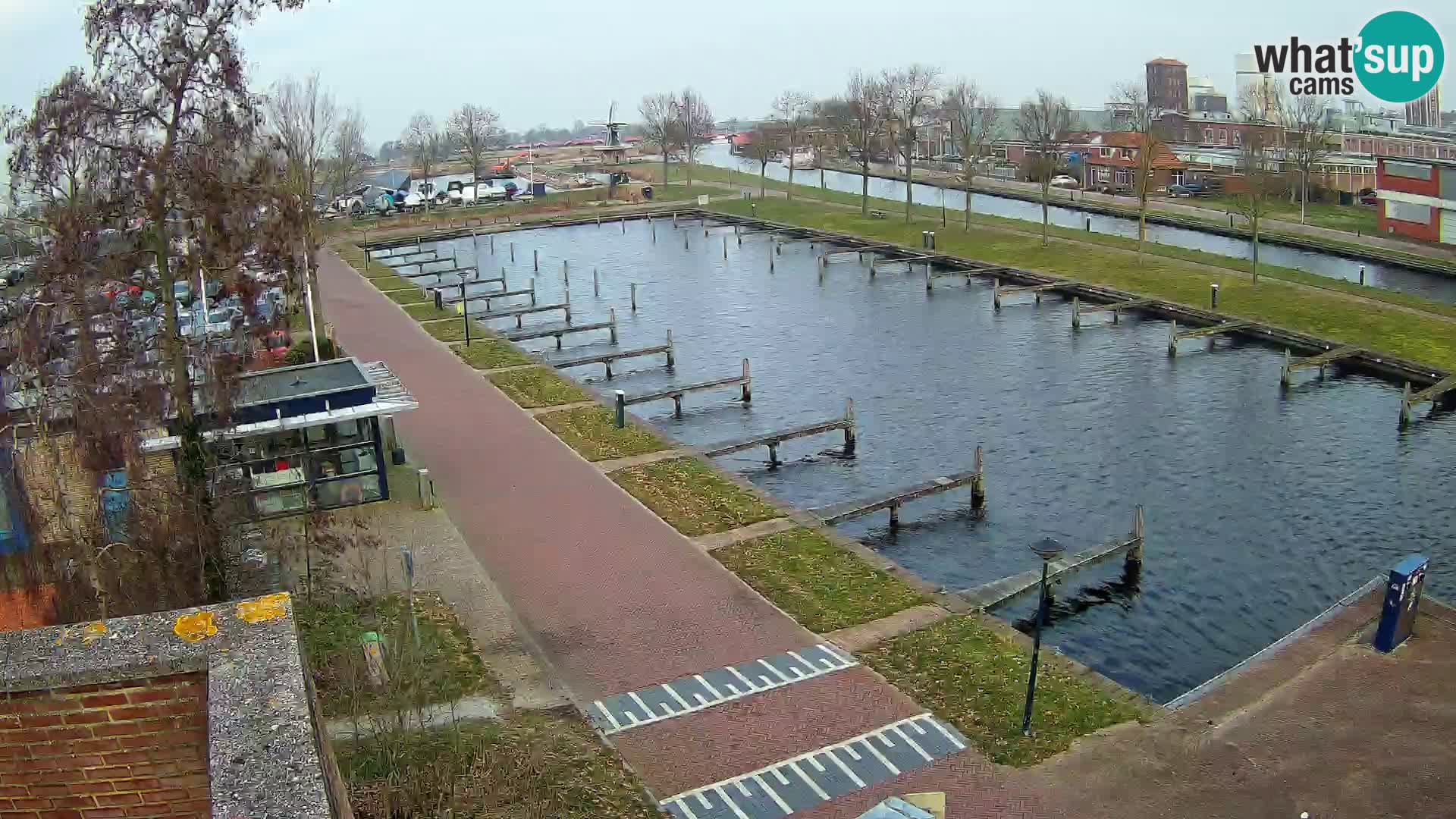 La marina di Joure livecam  – Vista del Mulino a vento
