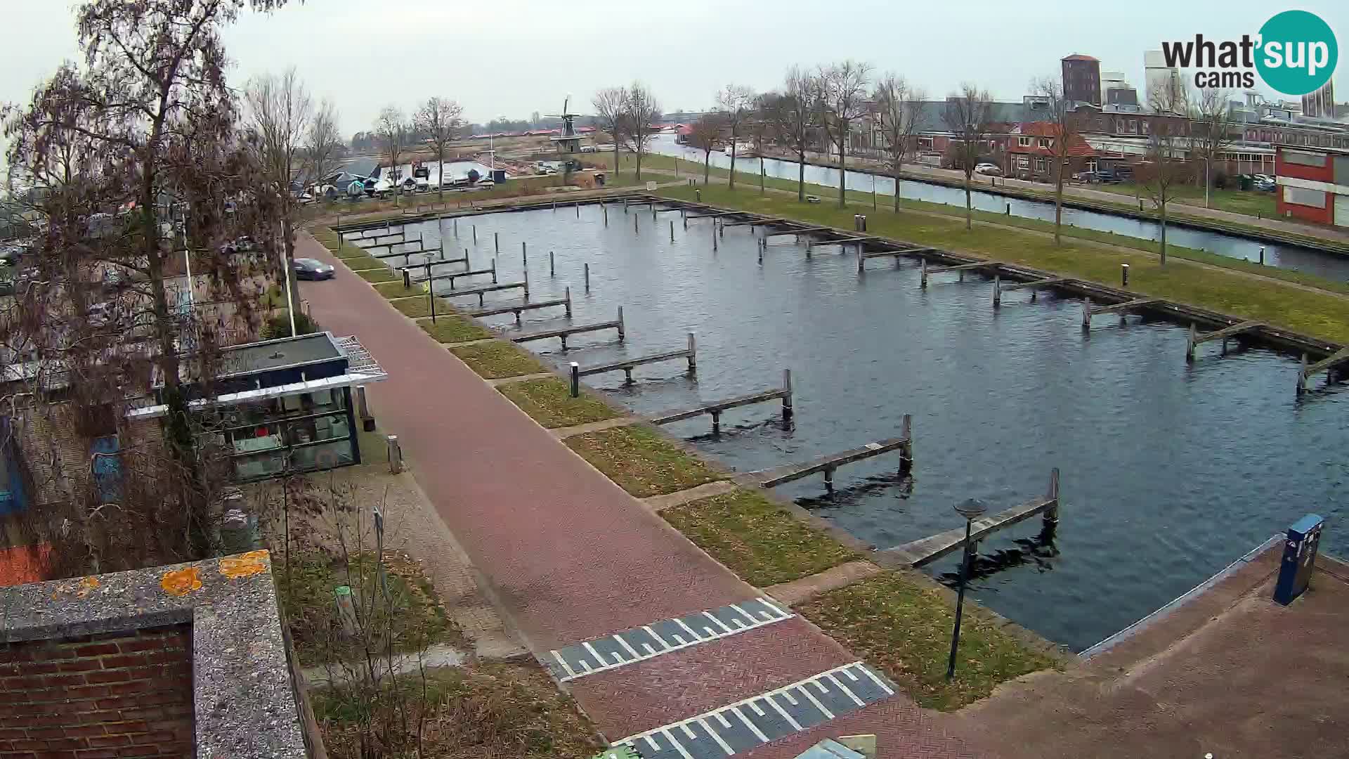 Joure harbour webcam – windmill view