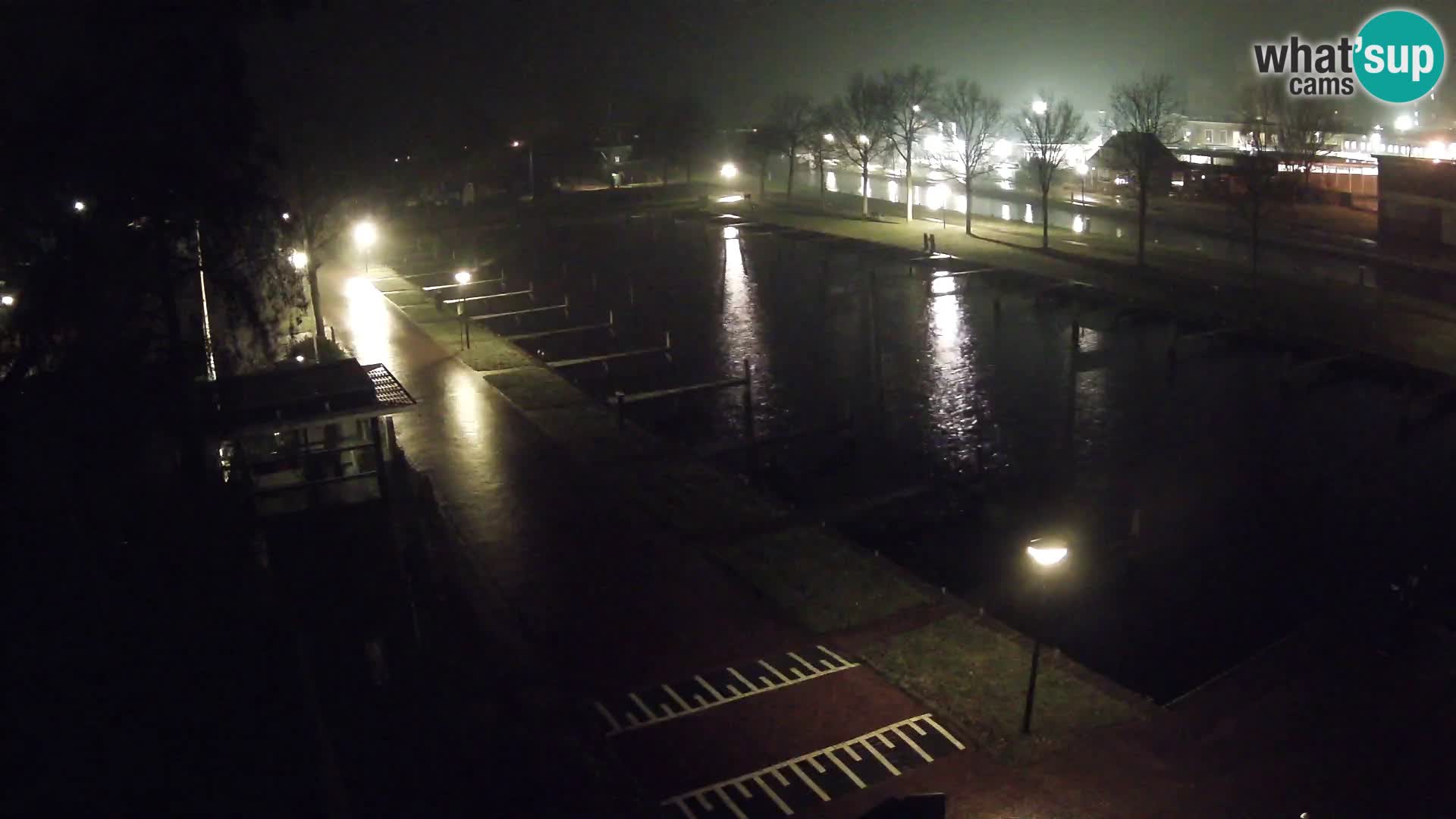 Joure harbour webcam – windmill view