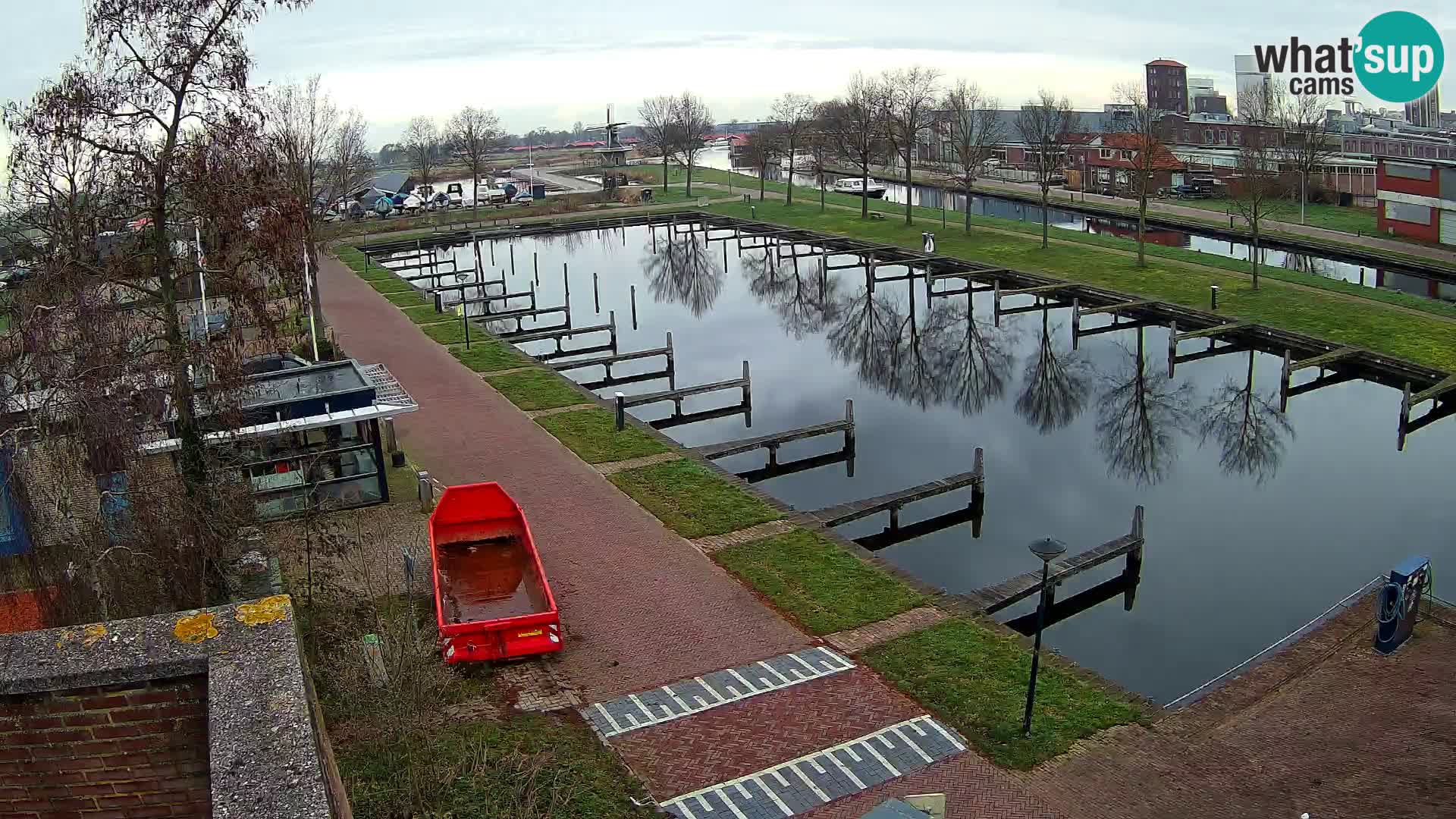 Joure harbour webcam – windmill view
