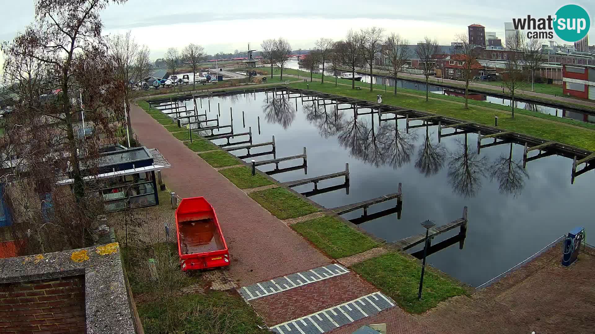 Joure harbour webcam – windmill view