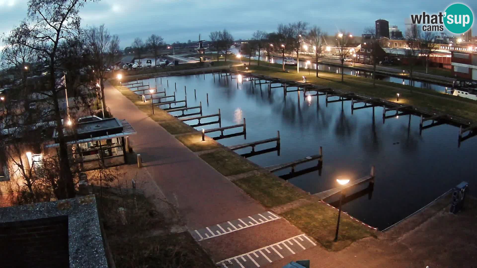 Joure harbour webcam – windmill view