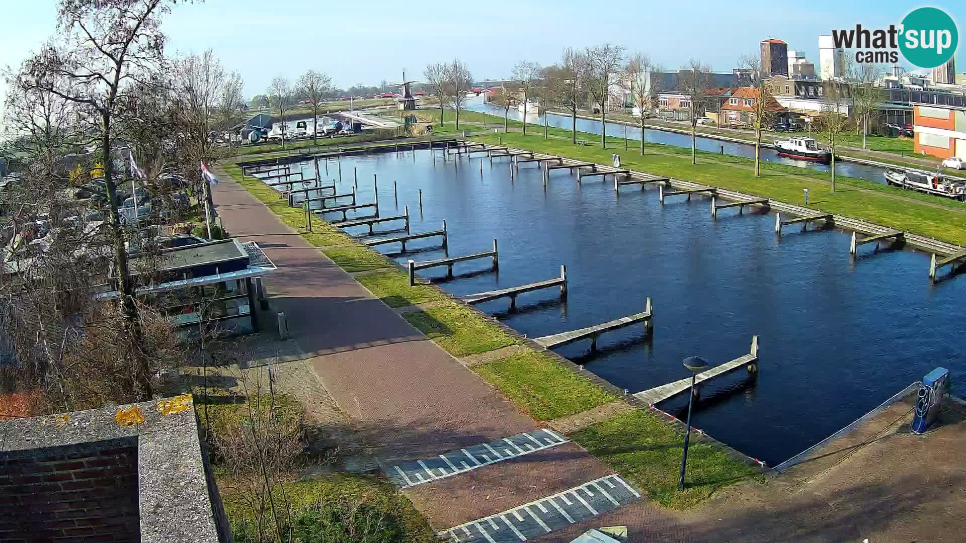 Joure harbour webcam – windmill view
