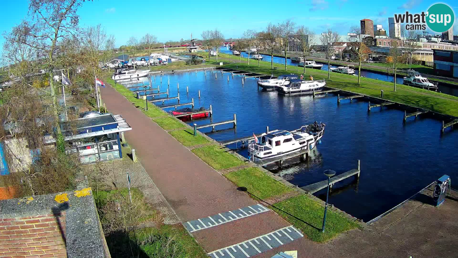 La marina di Joure livecam  – Vista del Mulino a vento
