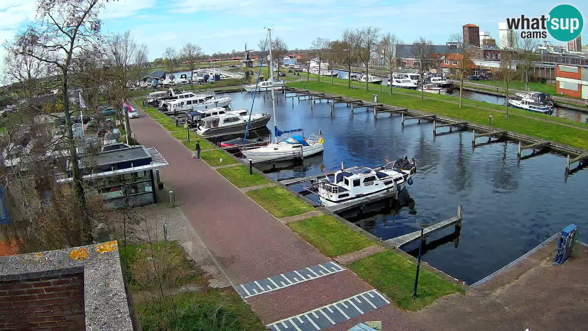 Joure harbour webcam – windmill view