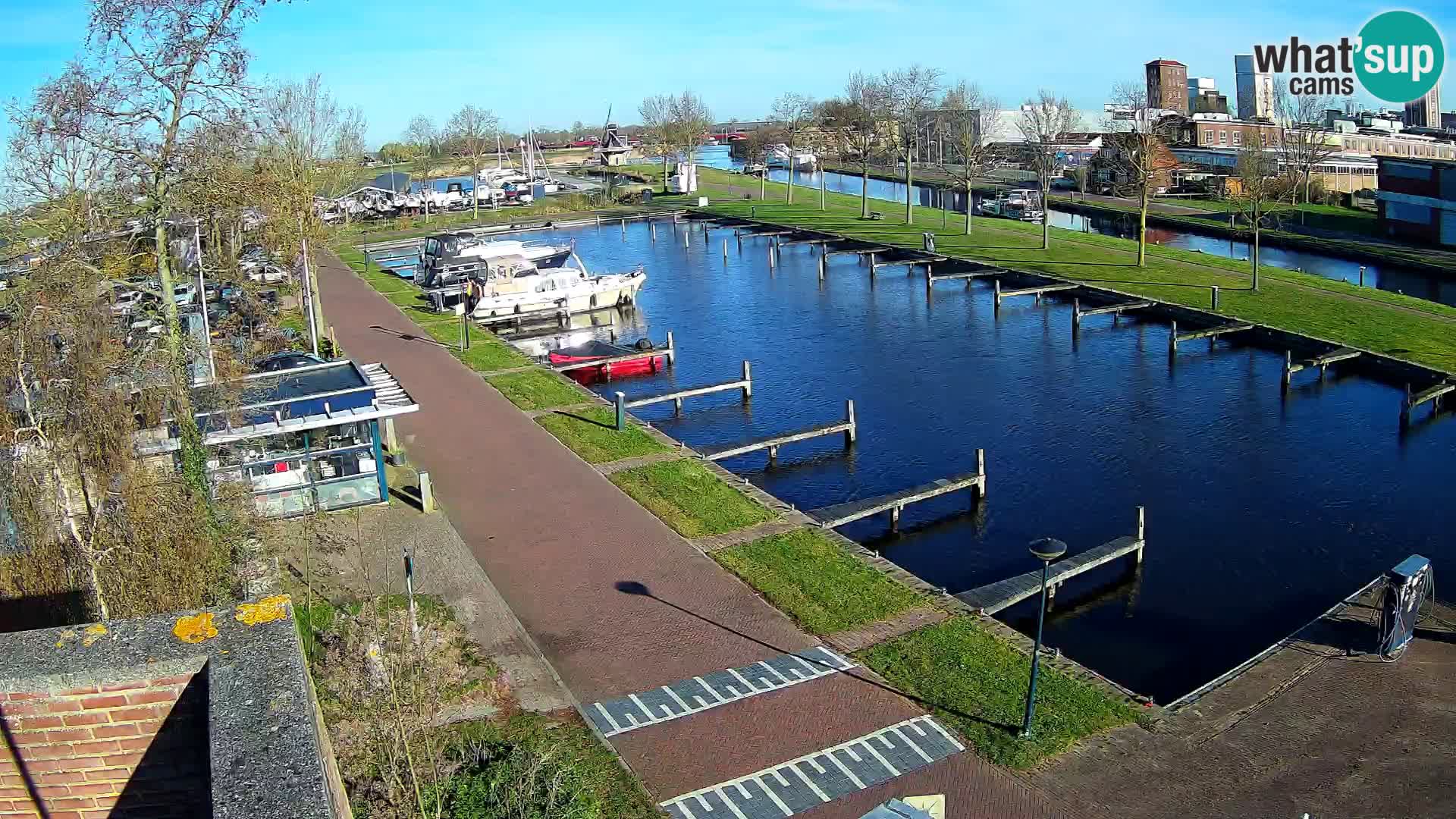 Joure harbour webcam – windmill view