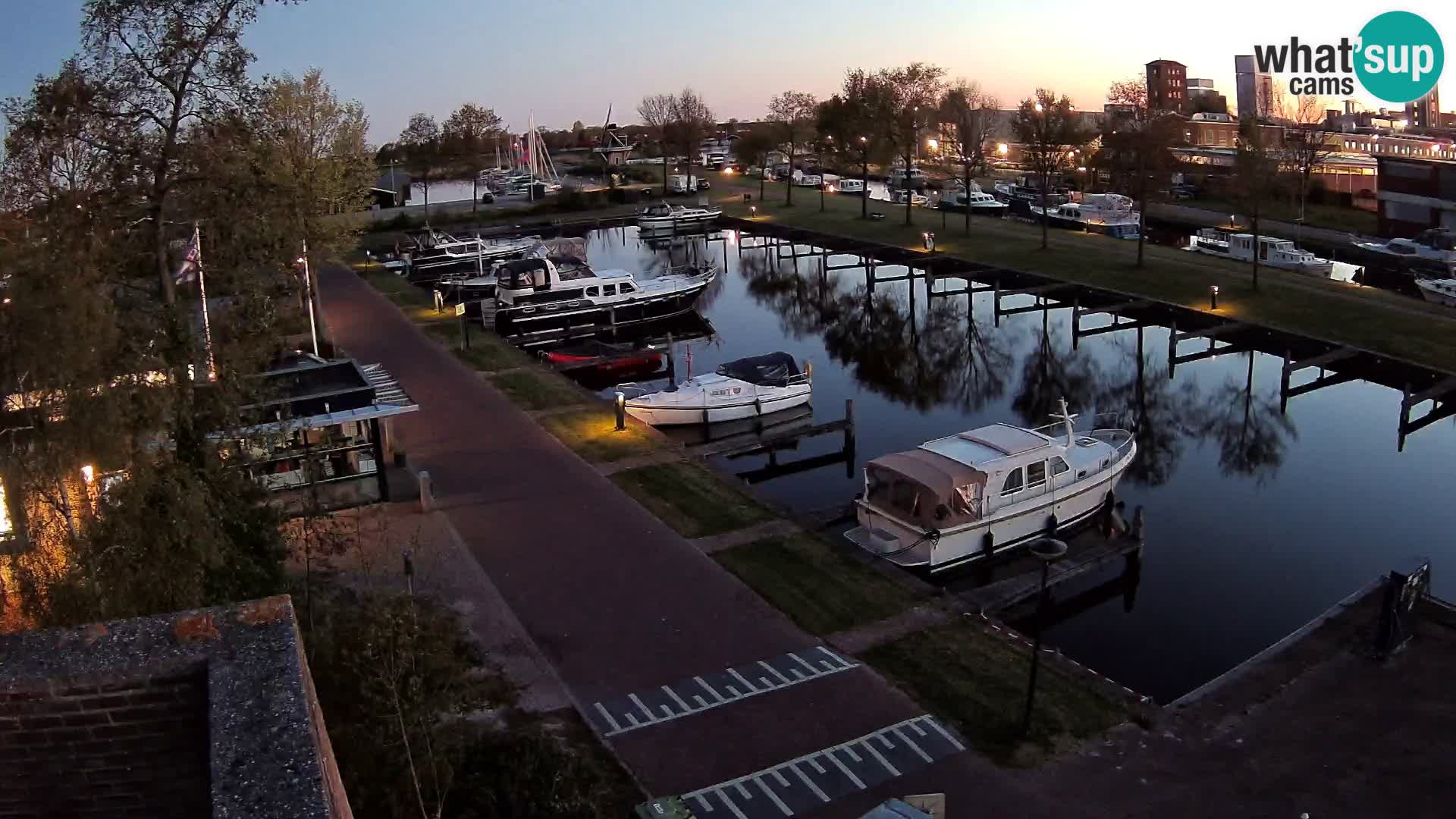 La marina di Joure livecam  – Vista del Mulino a vento