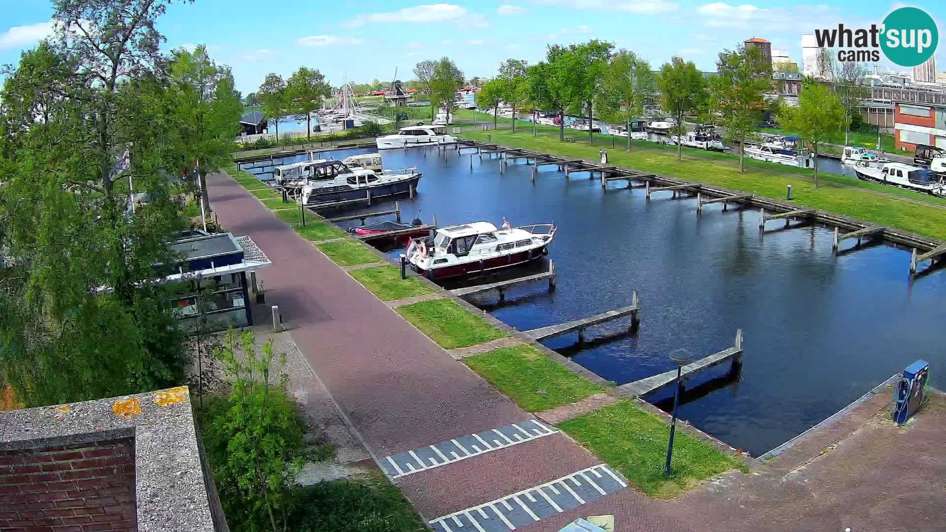 Joure harbour webcam – windmill view