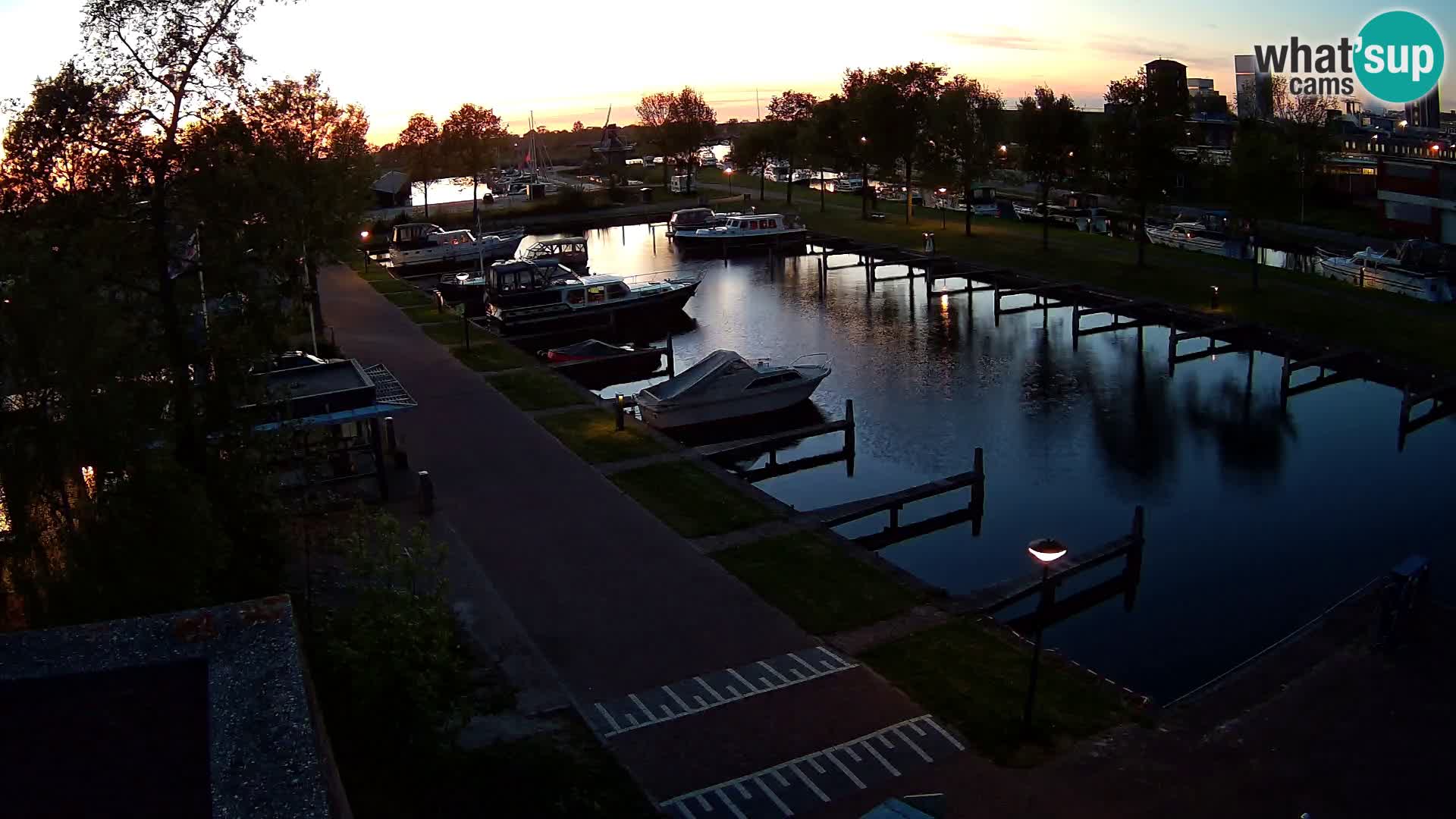 La marina di Joure livecam  – Vista del Mulino a vento