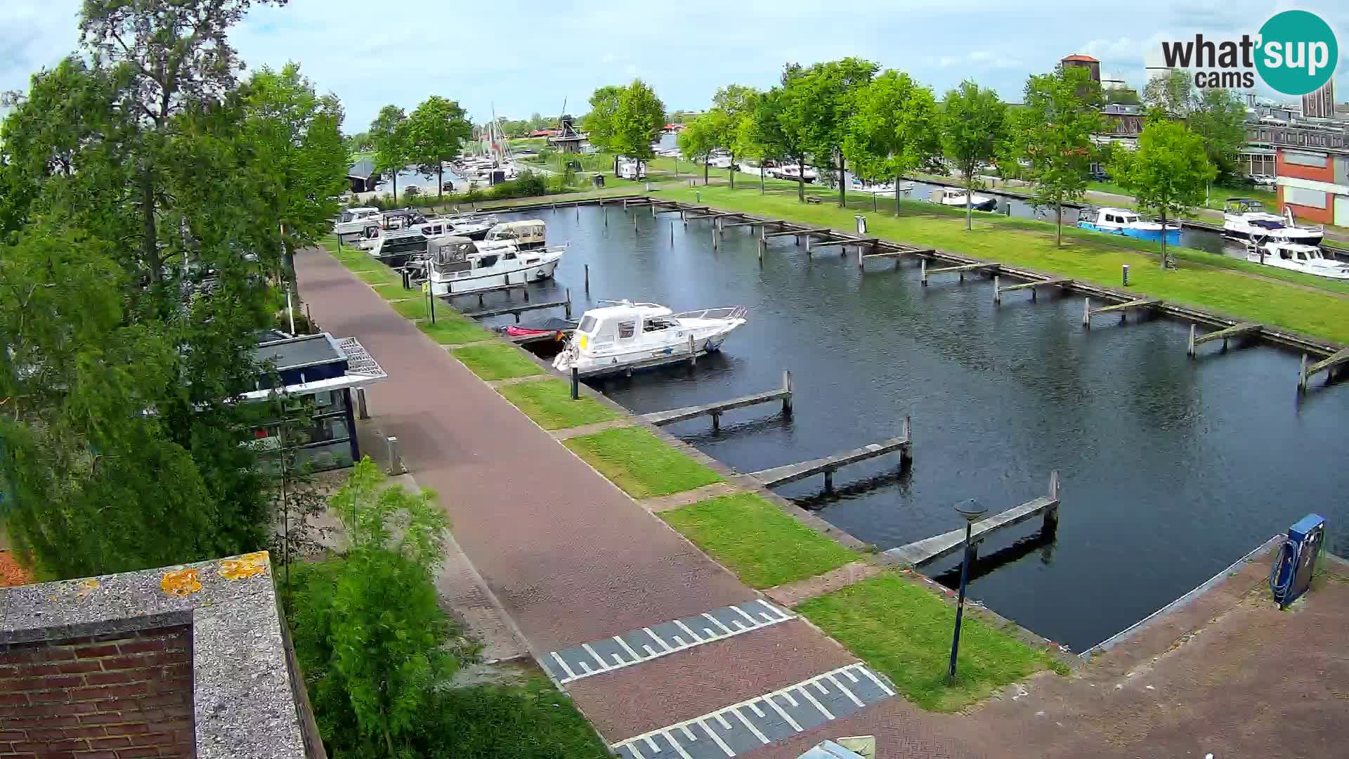 Joure harbour webcam – windmill view