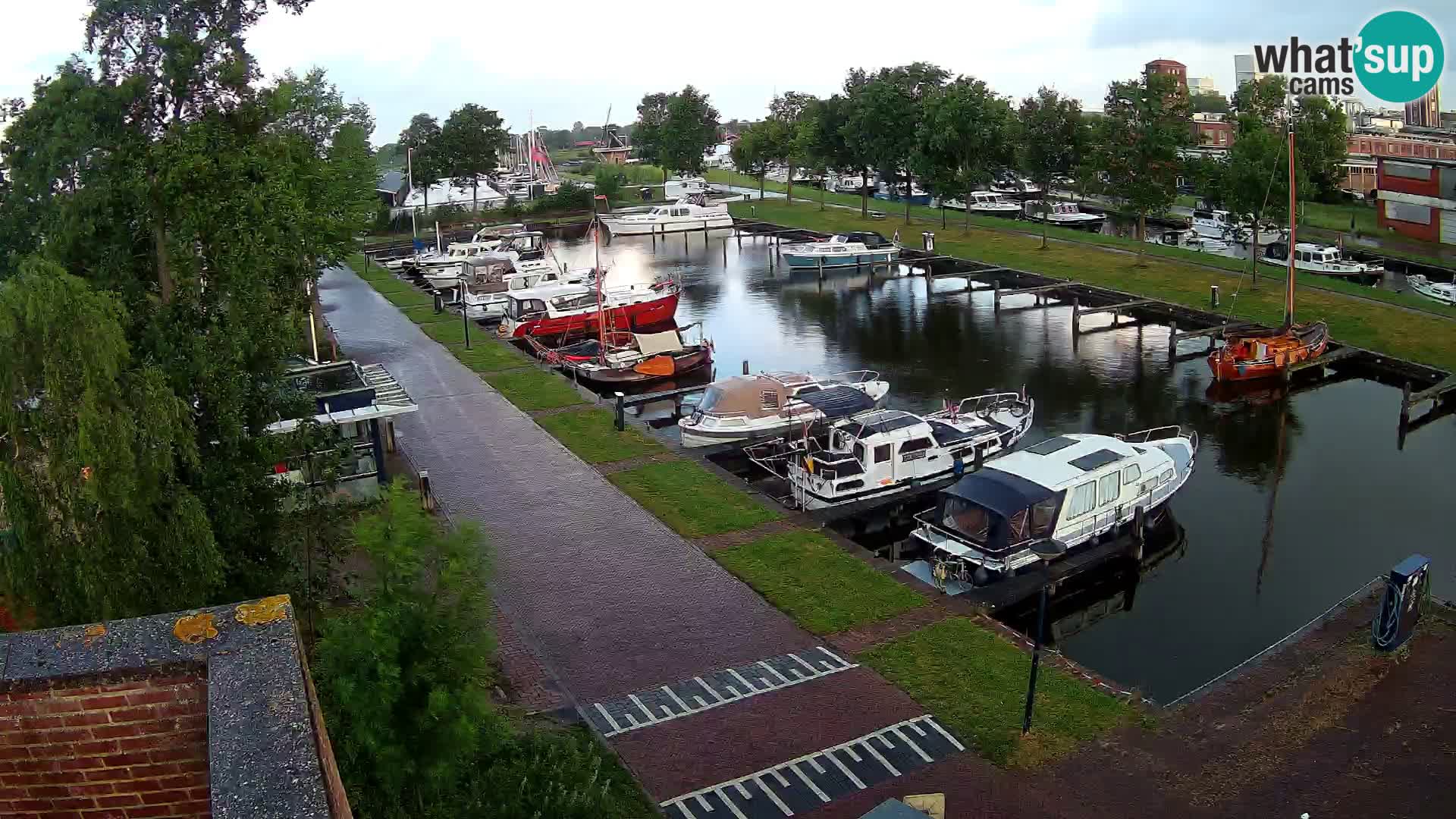 Joure harbour webcam – windmill view