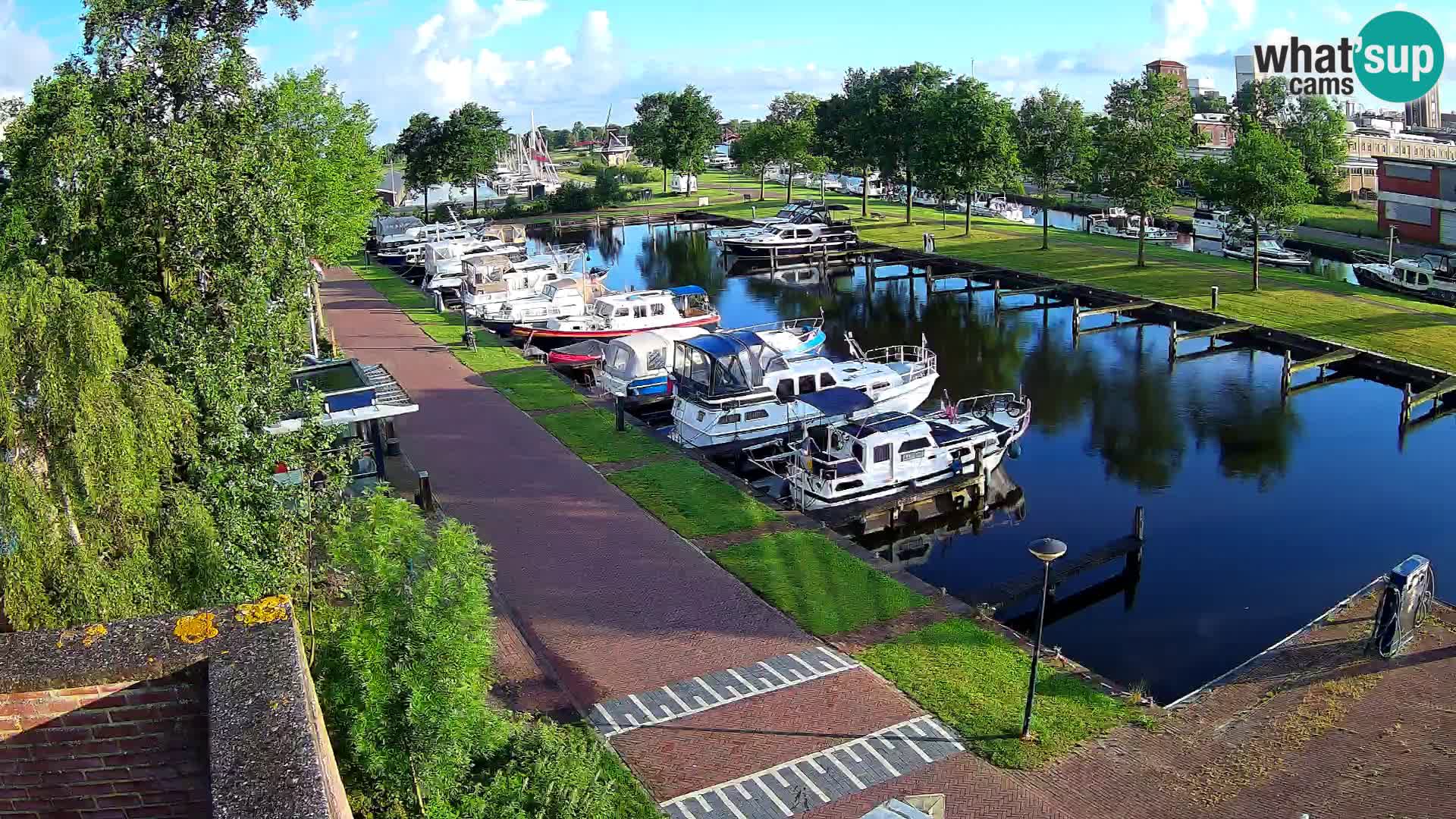 La marina di Joure livecam  – Vista del Mulino a vento