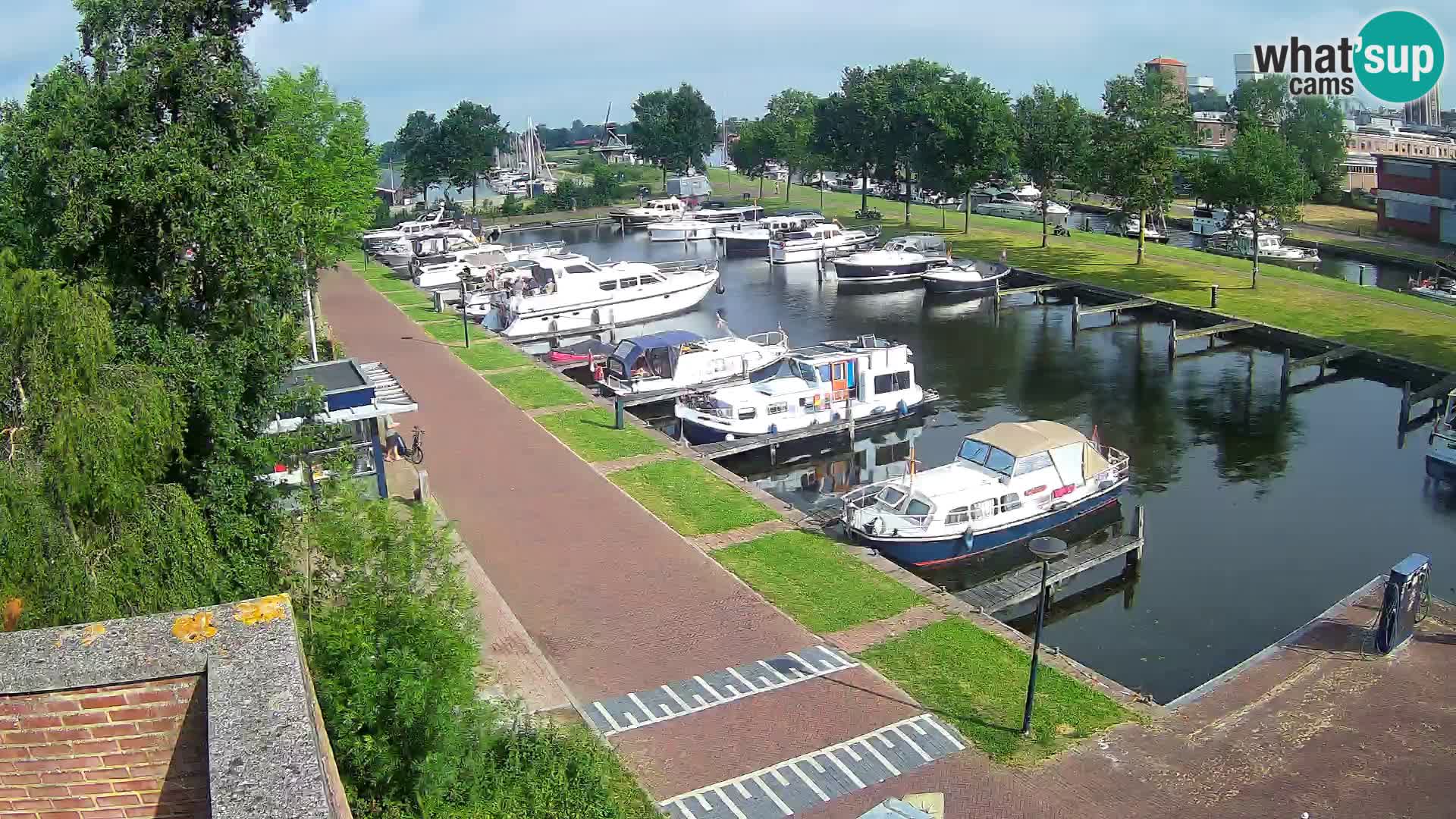 Joure harbour webcam – windmill view