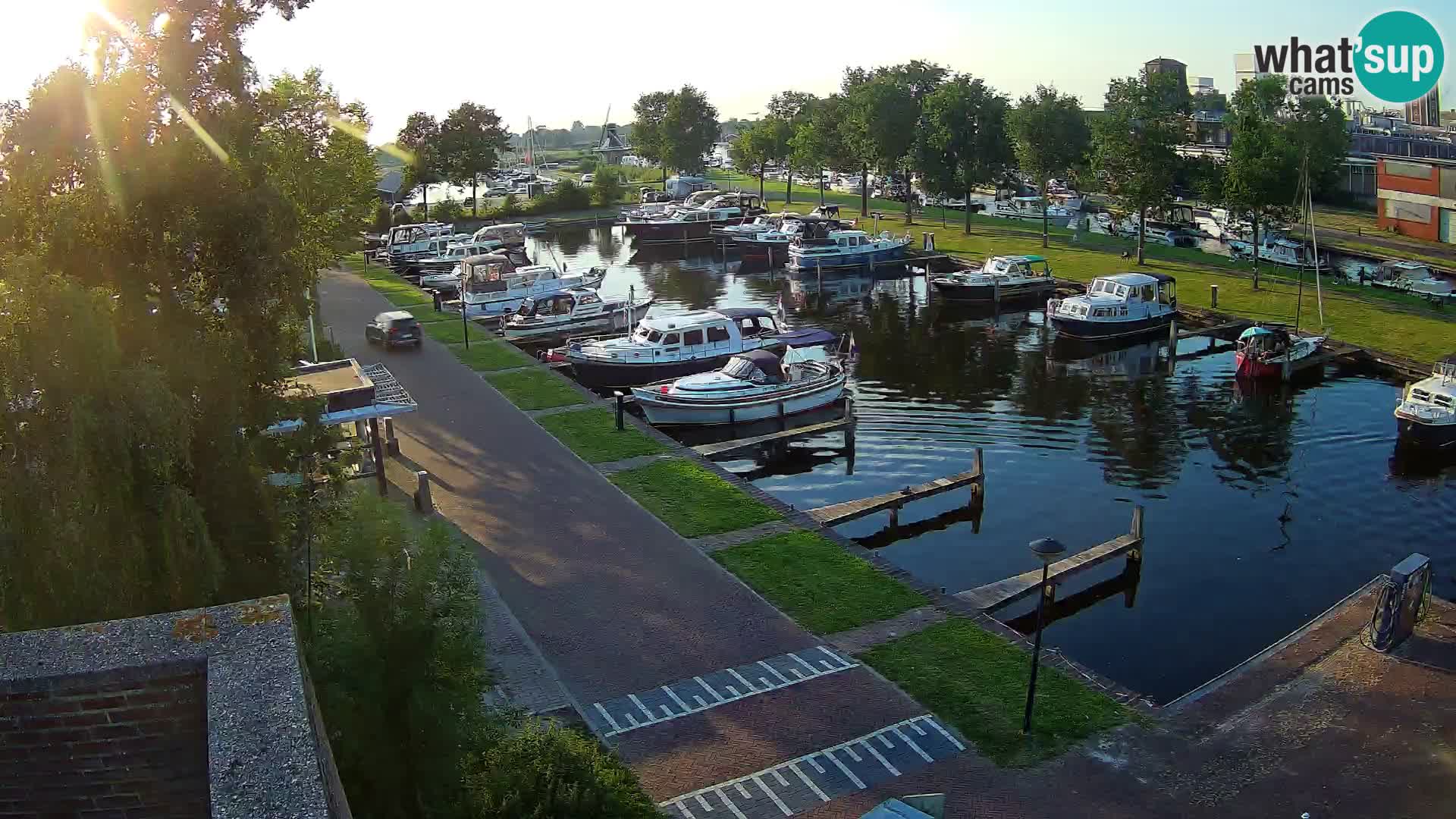 Joure harbour webcam – windmill view
