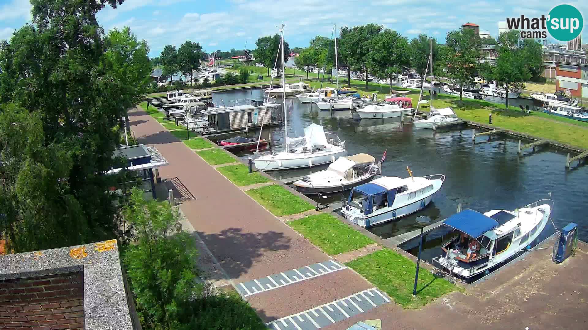 Joure harbour webcam – windmill view
