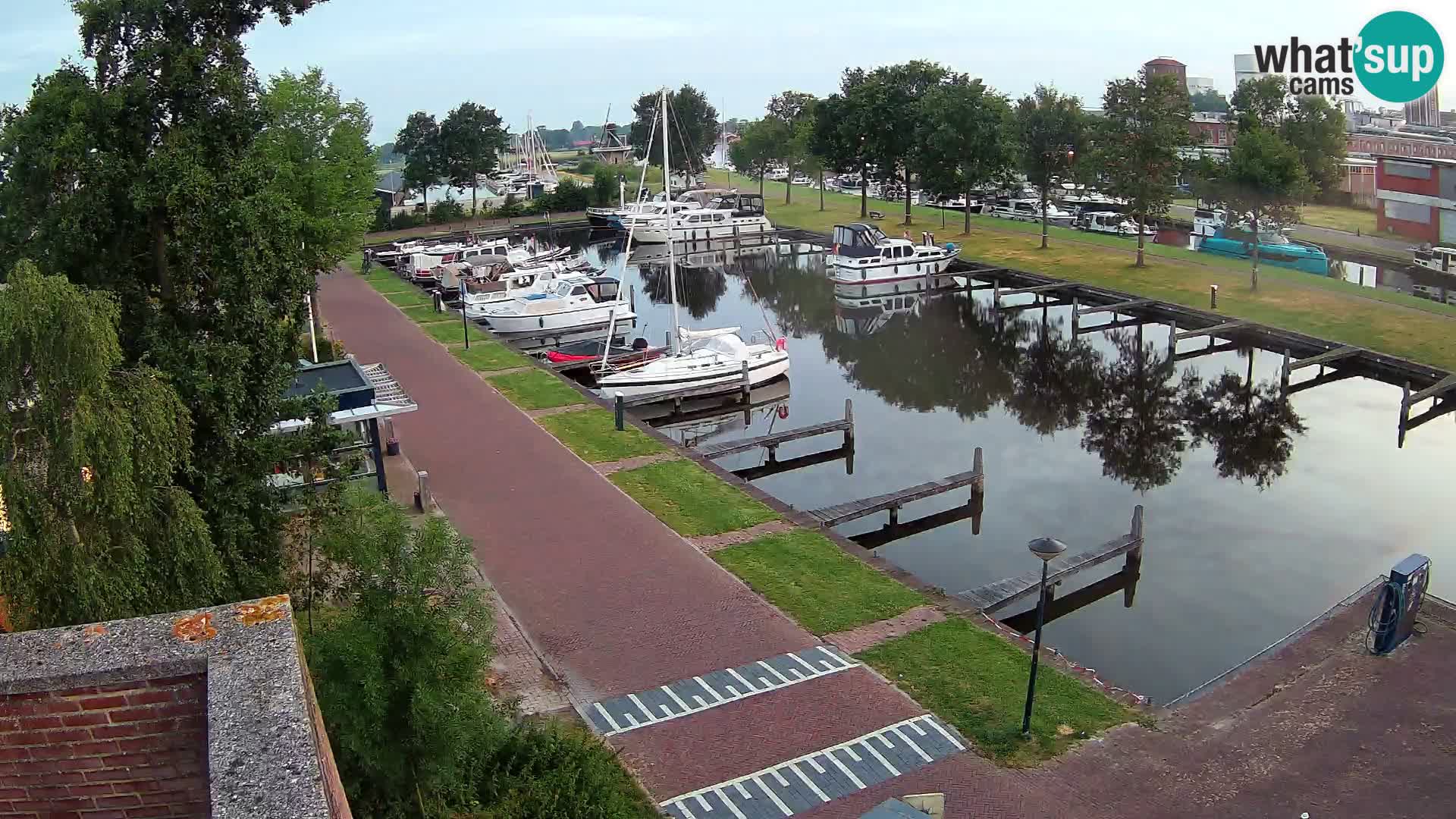 La marina di Joure livecam  – Vista del Mulino a vento