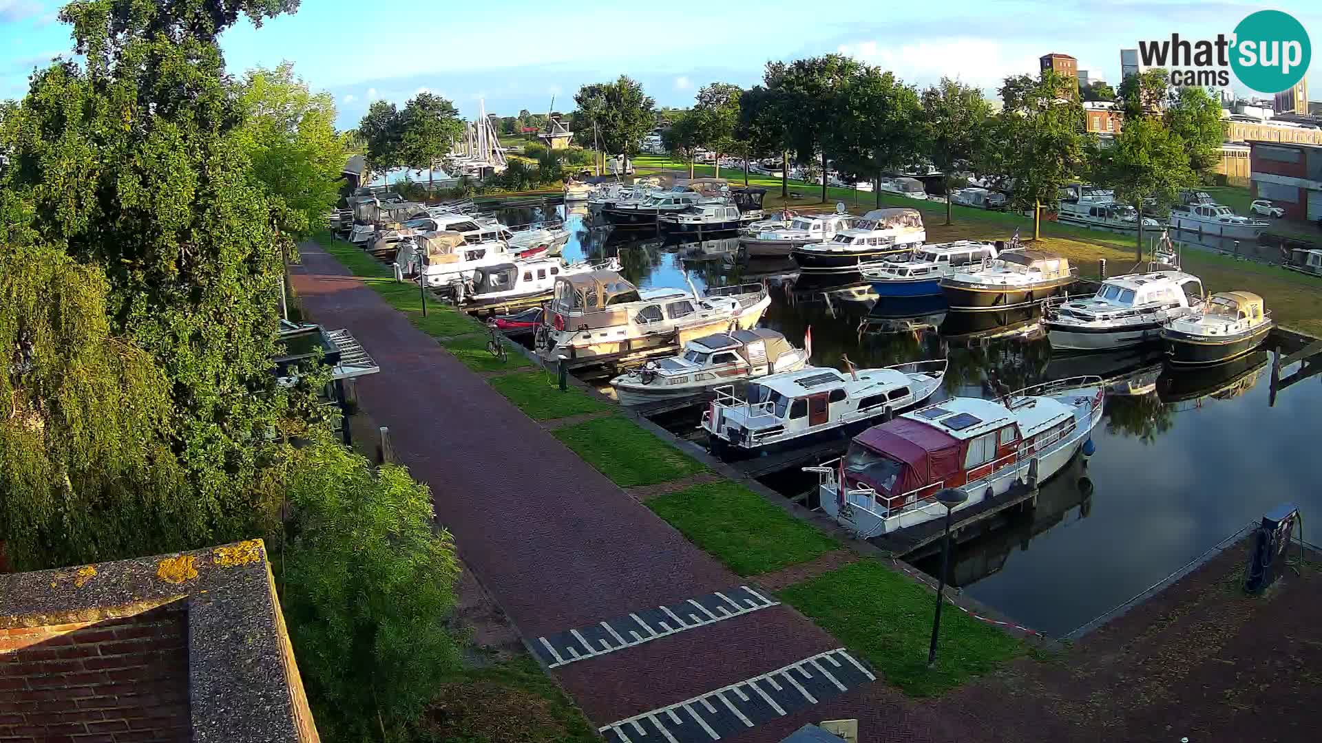 La marina di Joure livecam  – Vista del Mulino a vento