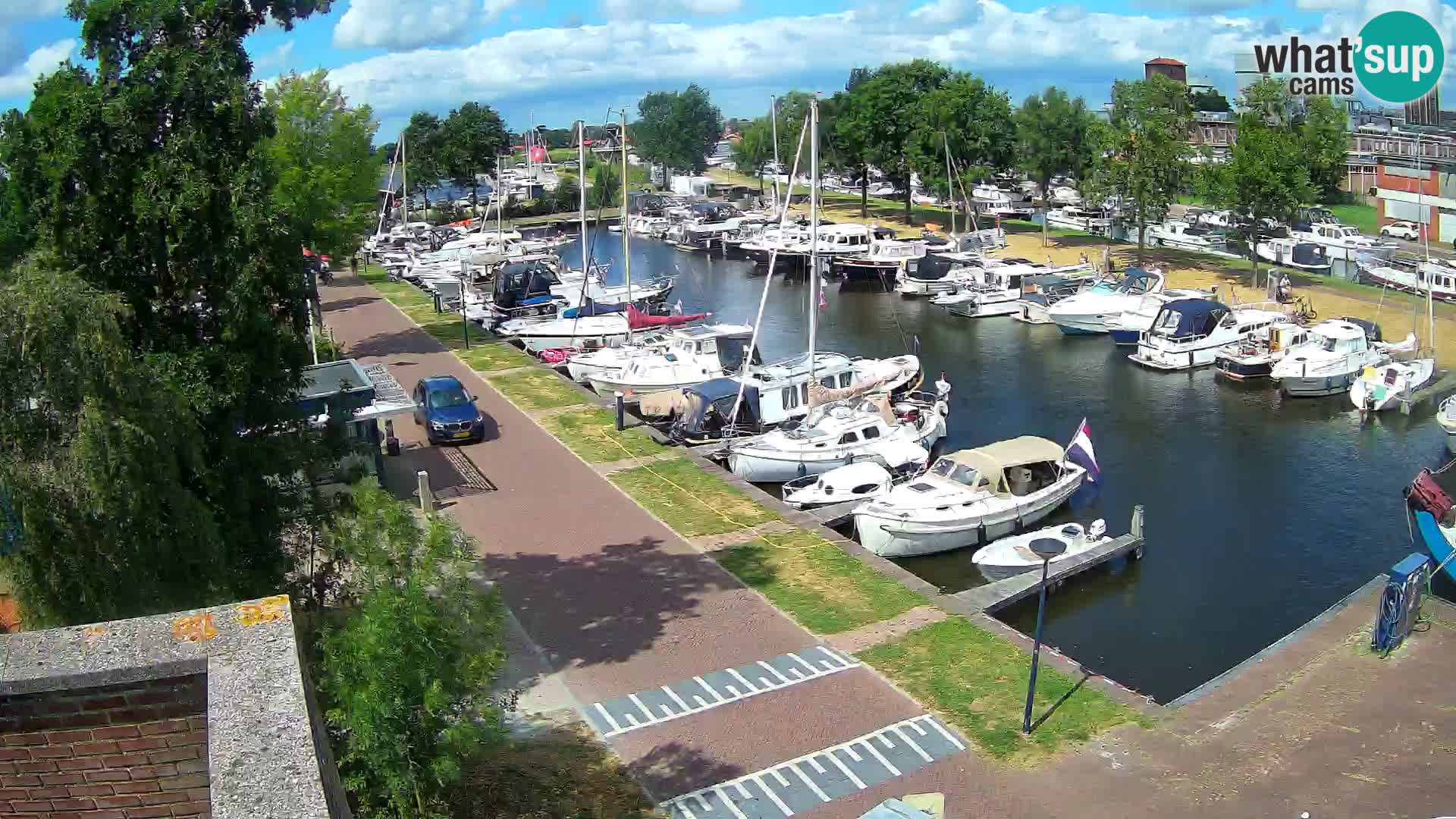 Joure harbour webcam – windmill view