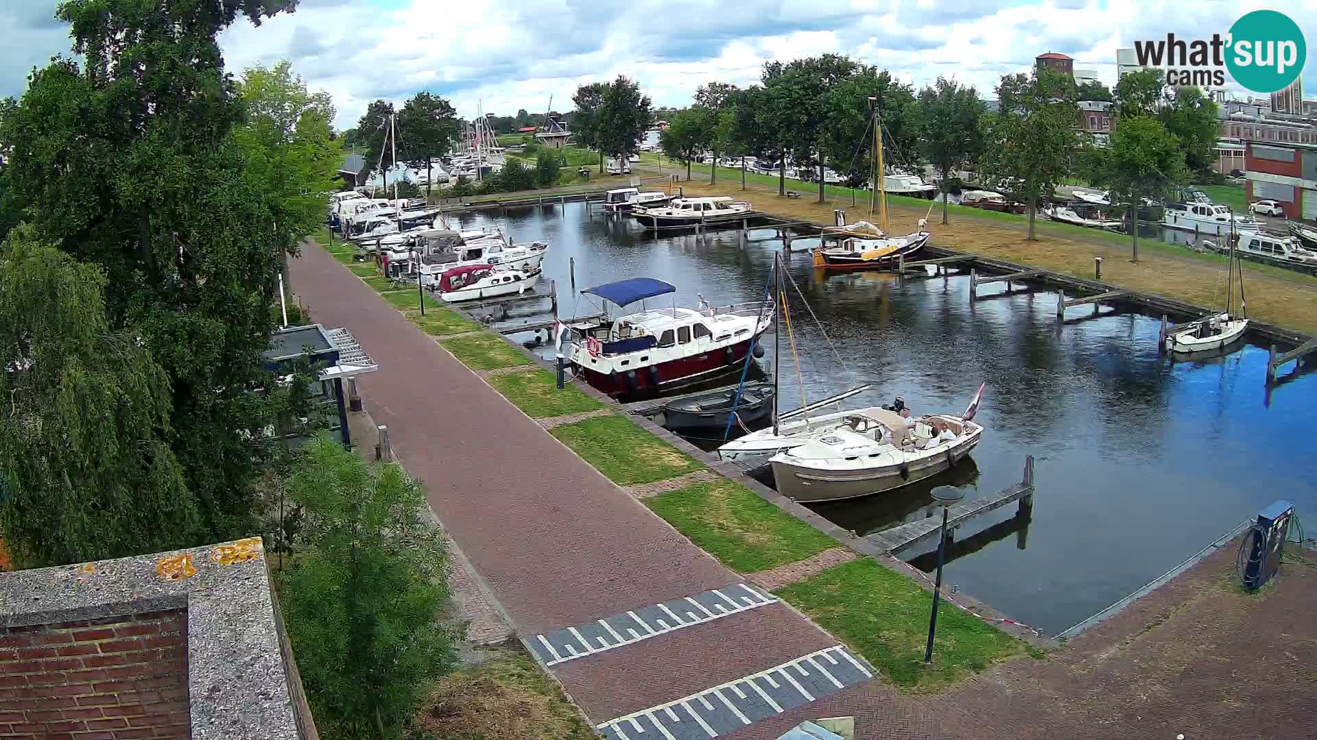 Joure harbour webcam – windmill view
